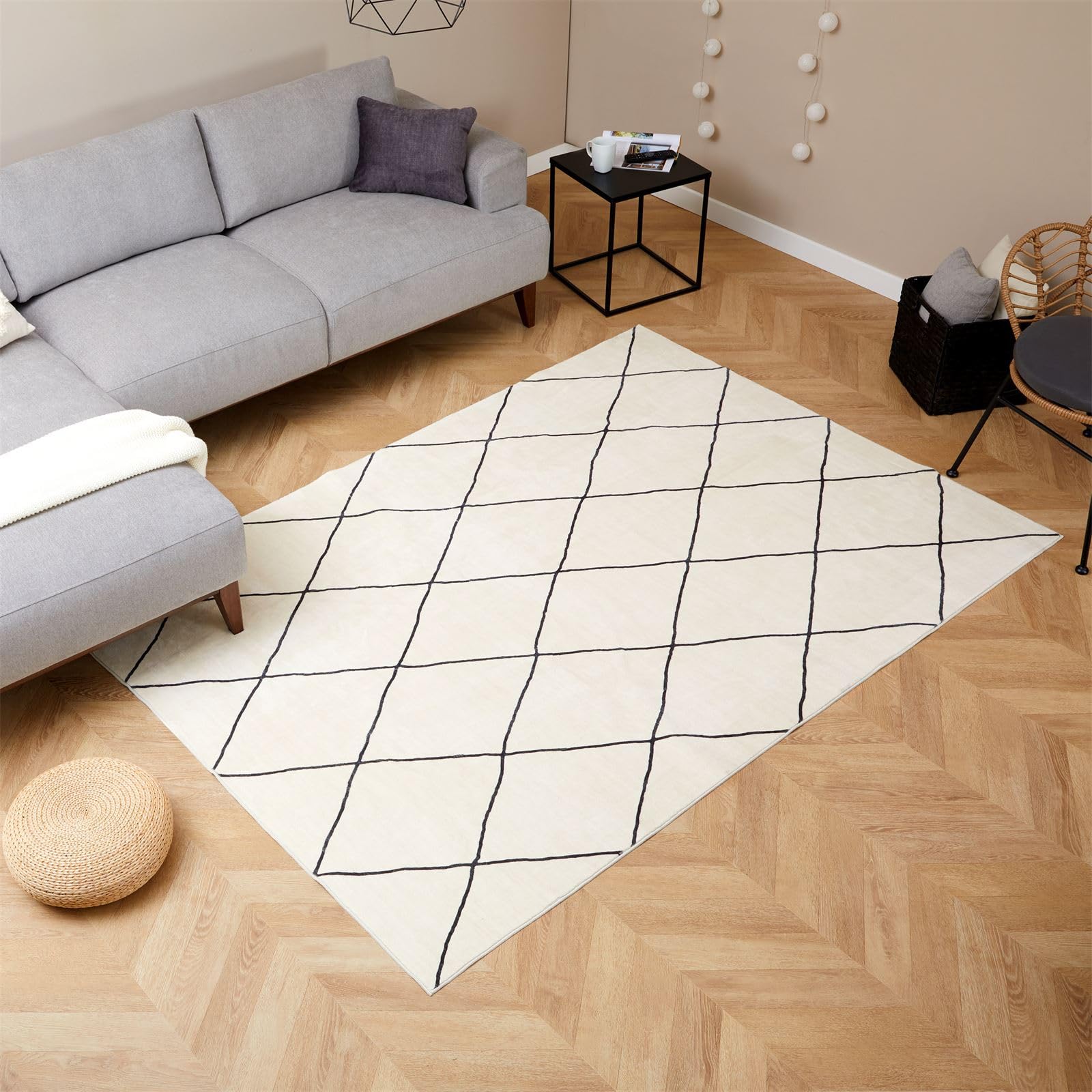 IDIMEX Teppich Rhomb waschbar 160 x 230 Cremeweiß, Rautenmuster, weicher Kurzflor, modern, skandinavisch, Mikrofaser, gummierte Unterfläche, schmutz- und wasserabweisend, pflegeleicht