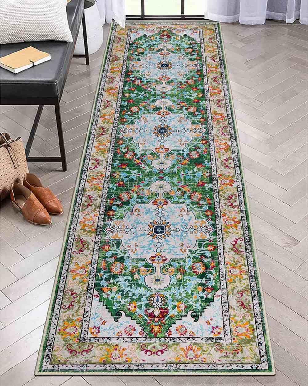 Alfombra de cocina beige que aporta calidez y confort a las zonas de paso de tu hogar