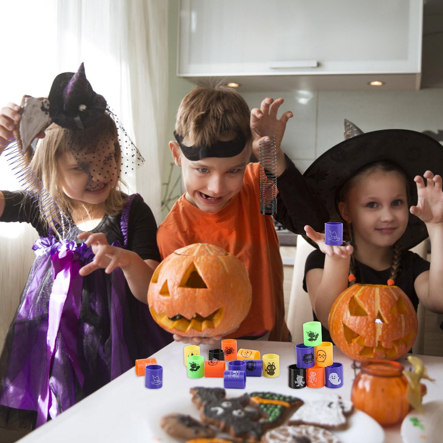 JOYIN Lot de 3 jouets en peluche d'Halloween (fantôme, citrouille et chauve- souris), meilleur cadeau pour les fêtes, les échanges, les prix de jeu de carnaval JOYIN Lot de 3 jouets en peluche d'Halloween (fantôme, citrouille et chauve- souris), meilleur cadeau pour les fêtes, les échanges, les prix de jeu de carnaval