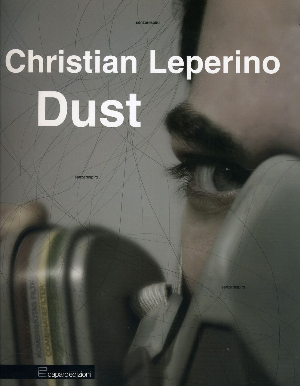 Dust. Ediz. italiana e inglese anthologie bilingue mode et société