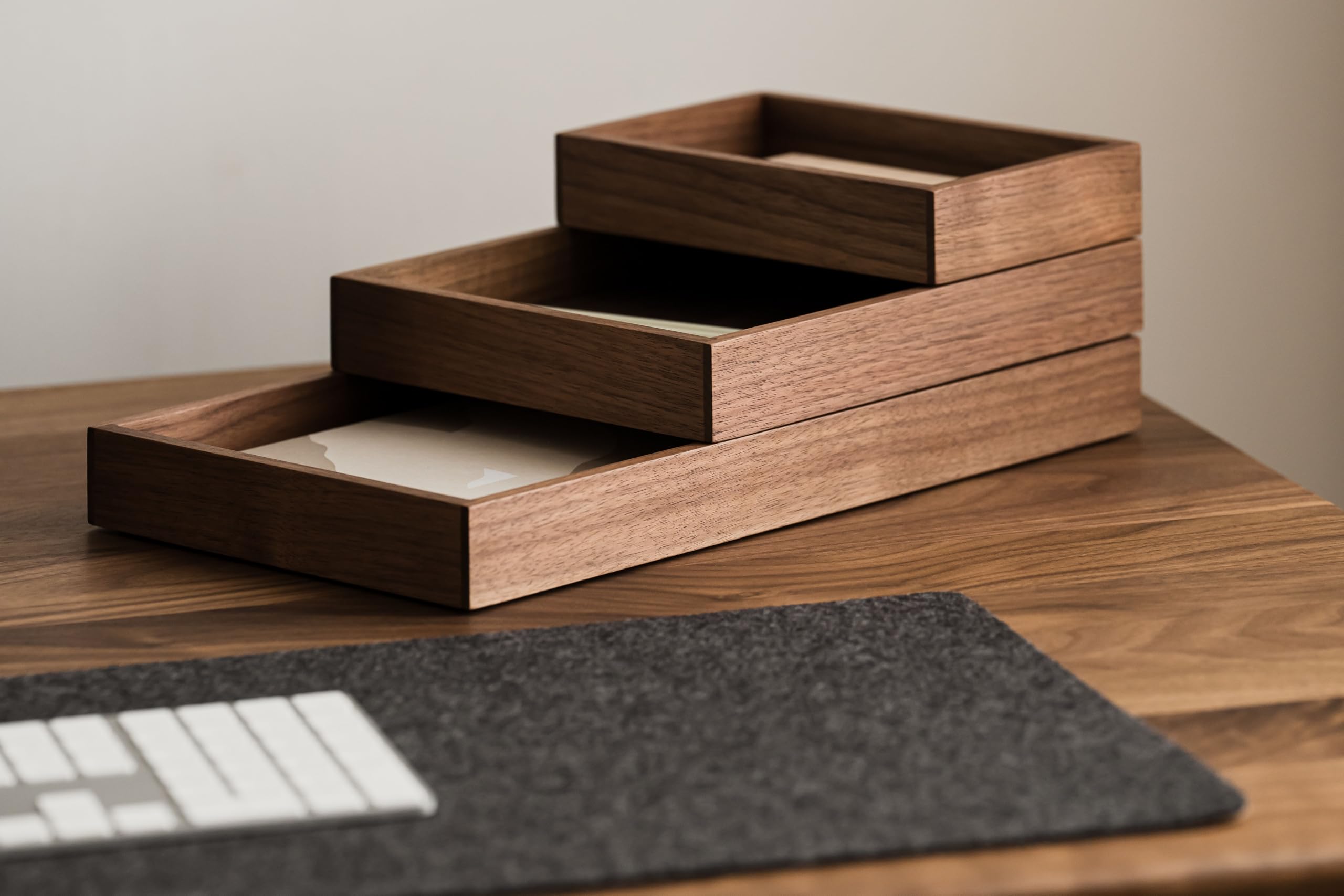 OAKYWOOD - Set di Vaschette in Legno Massiccio per Documenti, Telefoni e Tablet - Perfetto per l'Ufficio, la Casa o la Scuola - Noce