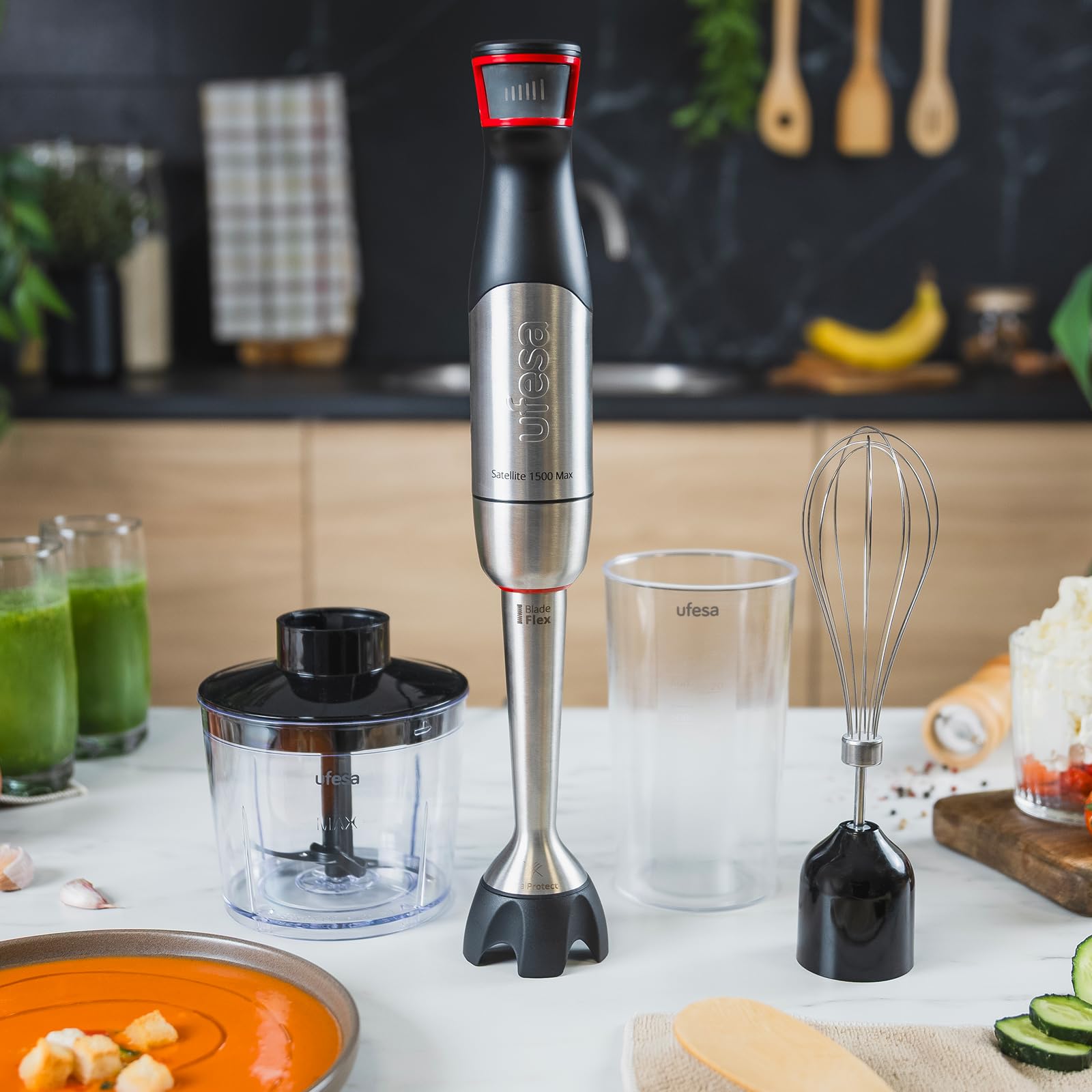 Ufesa Satellite Max, blender ręczny 1500 W, technologia BladeFlex, 4 ostrza, regulowana prędkość, TouchSpeed, ochrona przed rozpryskiwaniem, zestaw 3 w 1 z rozdrabniaczem, miotłą do emulgowania i