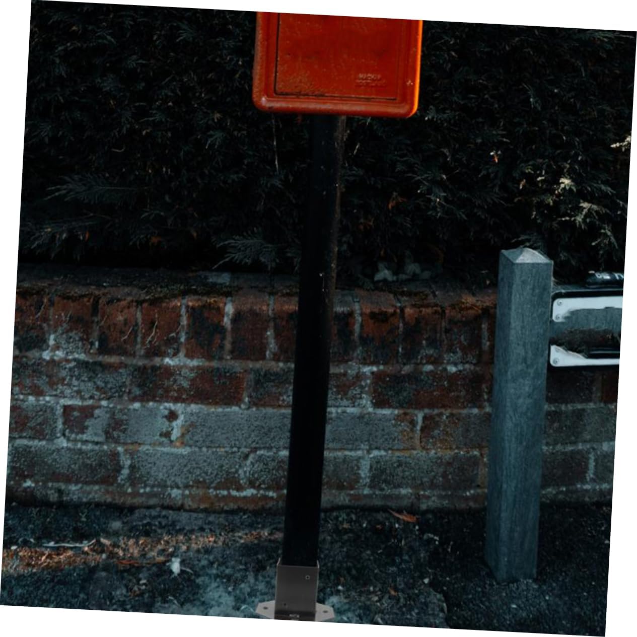 2pcs Heavy Duty Post Protectors for Mailbox and Fence Metal Deck Base Support for Porch Railing and Garden Easy Installation Smooth Edges