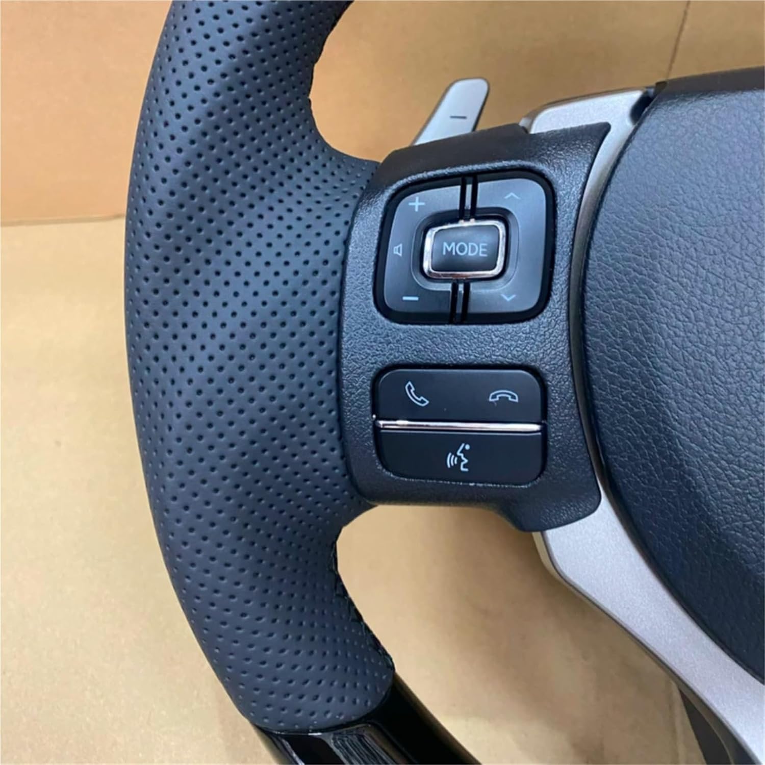 For Toyota IS Piano Black Peach Steering Wheel Assembly Car Accessories
