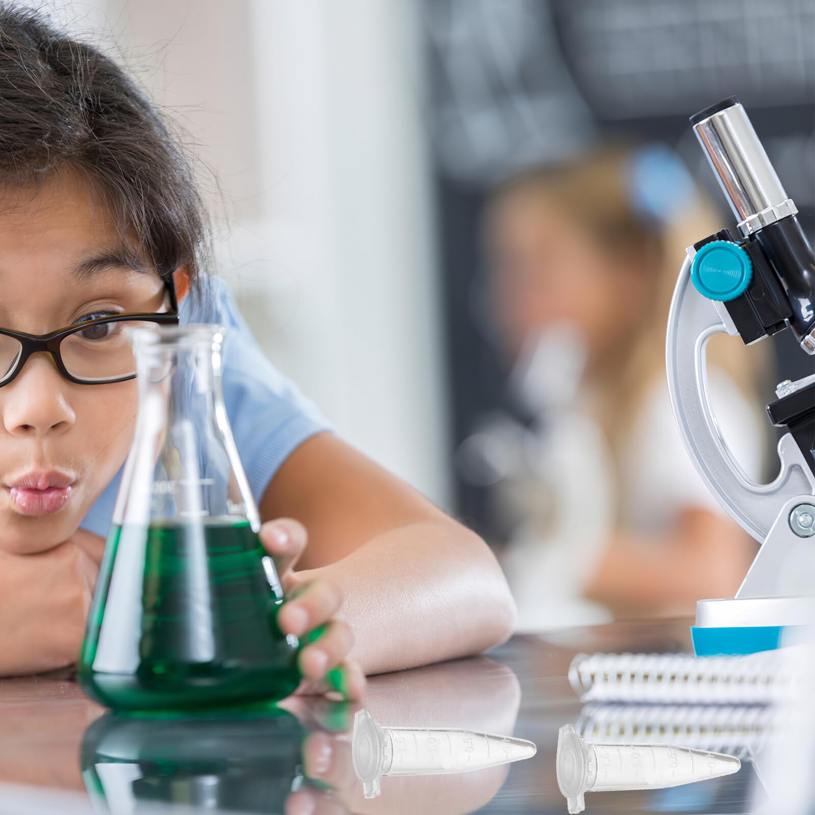 Zentrifugenröhrchen 1,5 ml Fassungsvermögen 500 Stück mit Deckel aus Kunststoff Spitzes Reagenzglas dicht verschlossen für Wissenschaftliche Experimente im Labor