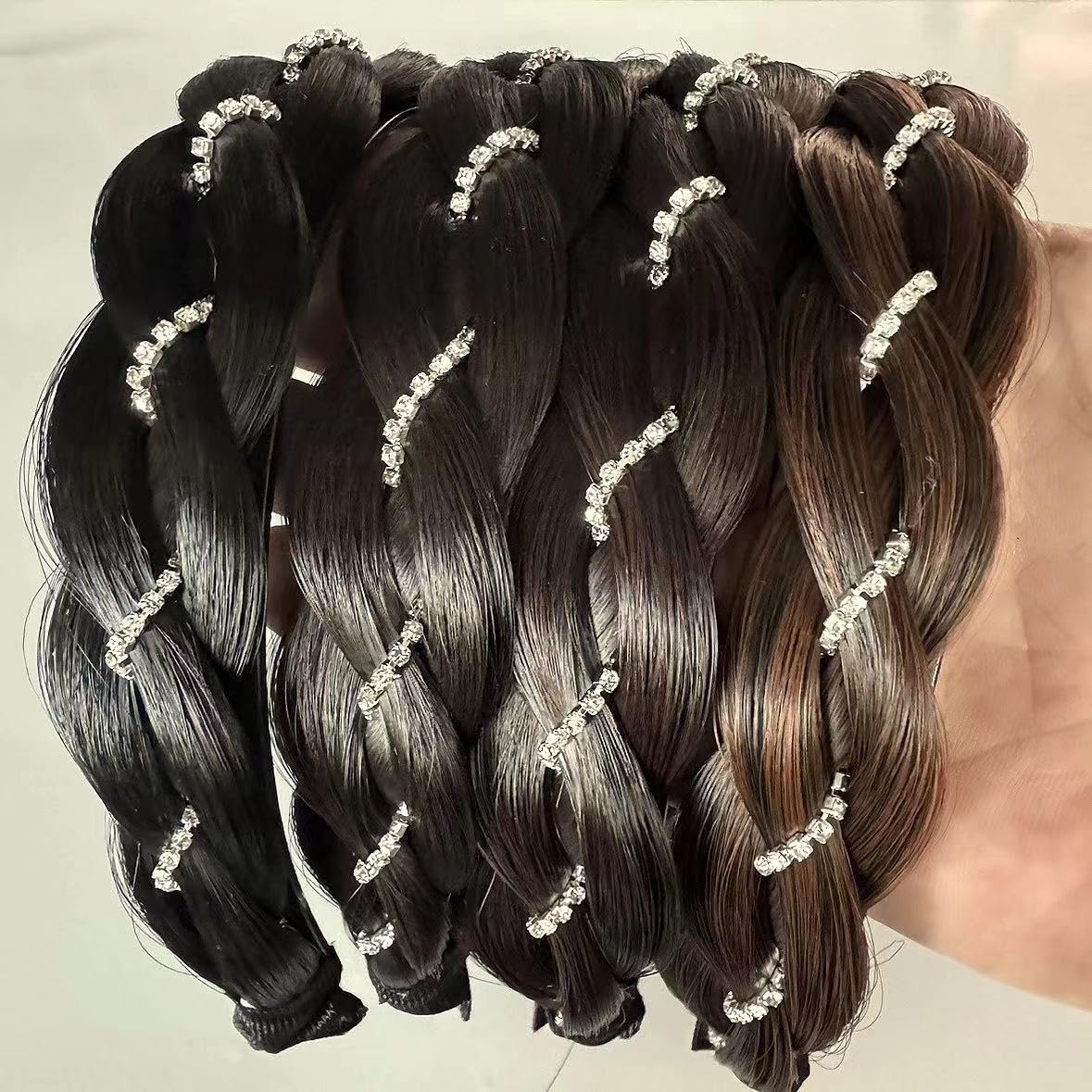 LUOLINGONGJUE® New Braided Diamond Wig Headband for Women | Hairpin Hair Bundle Headdress with Teeth for Travel 3