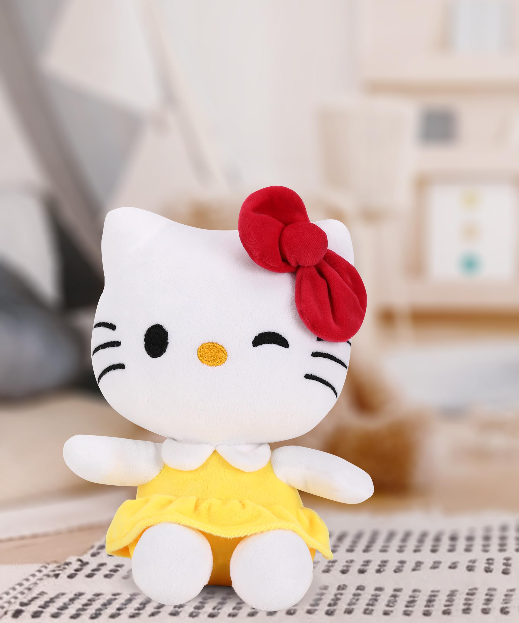 Hello Kitty ドアチャイム イエロー Hello Kitty PPI-HK-011, Plushie Soft Toy in a Sunshine Yellow