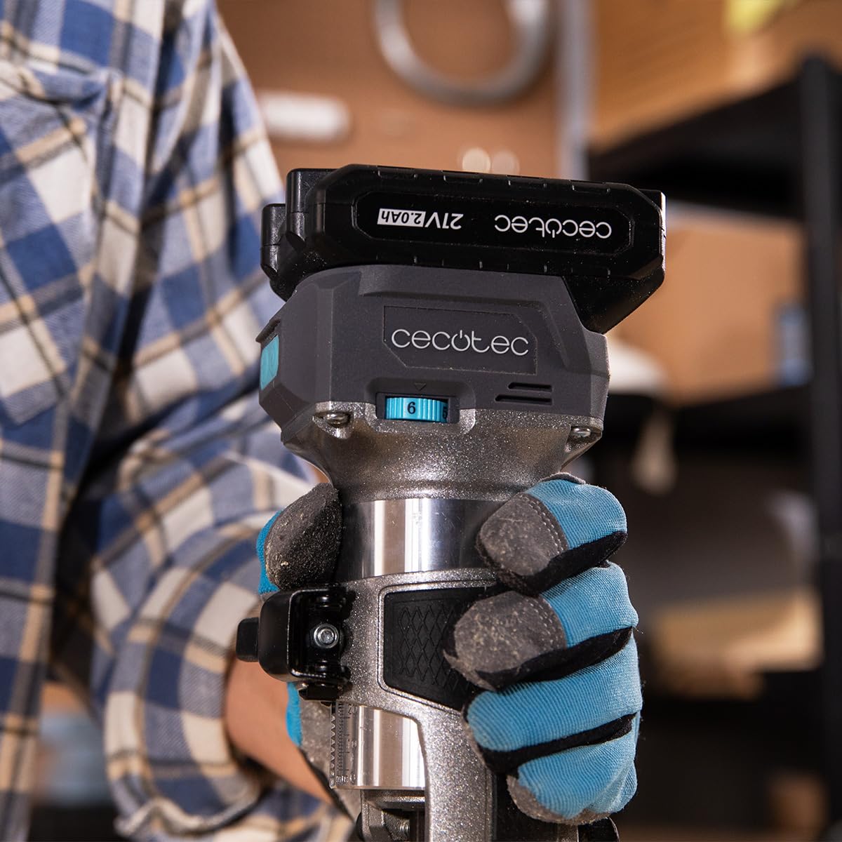 Cecotec Fresatrice per Legno a Batteria MultiShape 2000 Liberty. Batteria Nexus 21V 4Ah, Motore Brushless, 5 Frese, Testine 6/6,35/8mm, Alluminio, Profondità e Velocità Regolabili, Migliora i Lavori
