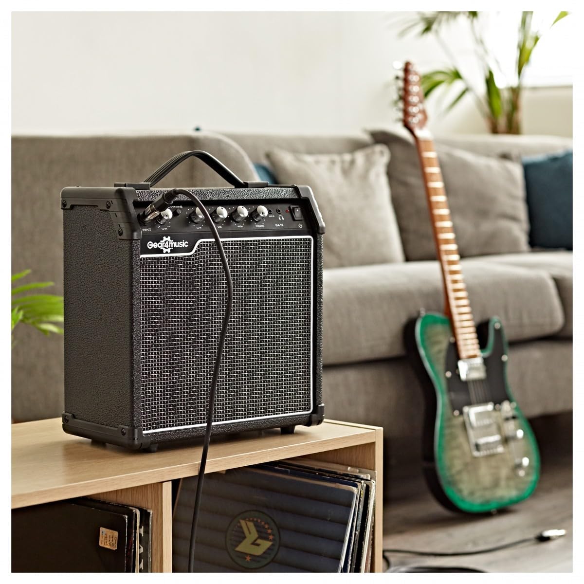 Amplificatore per Chitarra Elettrica da 15 W di Gear4music | Ampli Compatto 15W per Pratica ed Esibizioni, Modella il Tuo Suono con EQ 3 Bande, Leggero