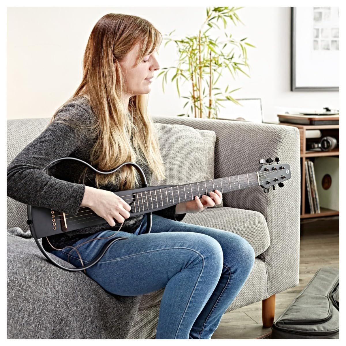 Chitarra da viaggio G4M Solus, corde d'acciaio | Ideale per la Pratica Silenziosa e i Viaggi, Uscita Cuffie e Ingresso Aux Integrati, Telaio Removibile, Custodia