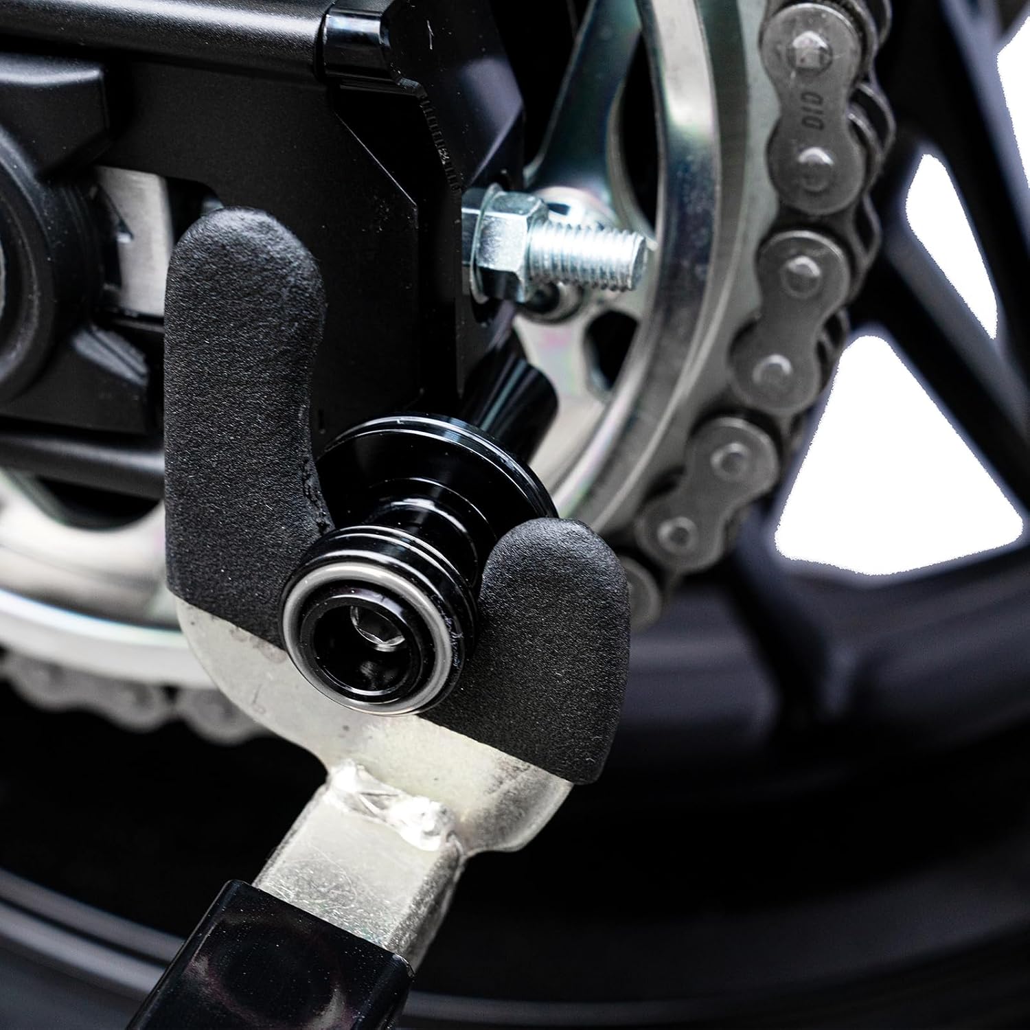 Compatible with MT07 MT-07 2020 2021 2023 2024 2025 2026 Aluminum Motorcycle Swingarm Spools Stand Screws Starting aid blocks accessories (Black)