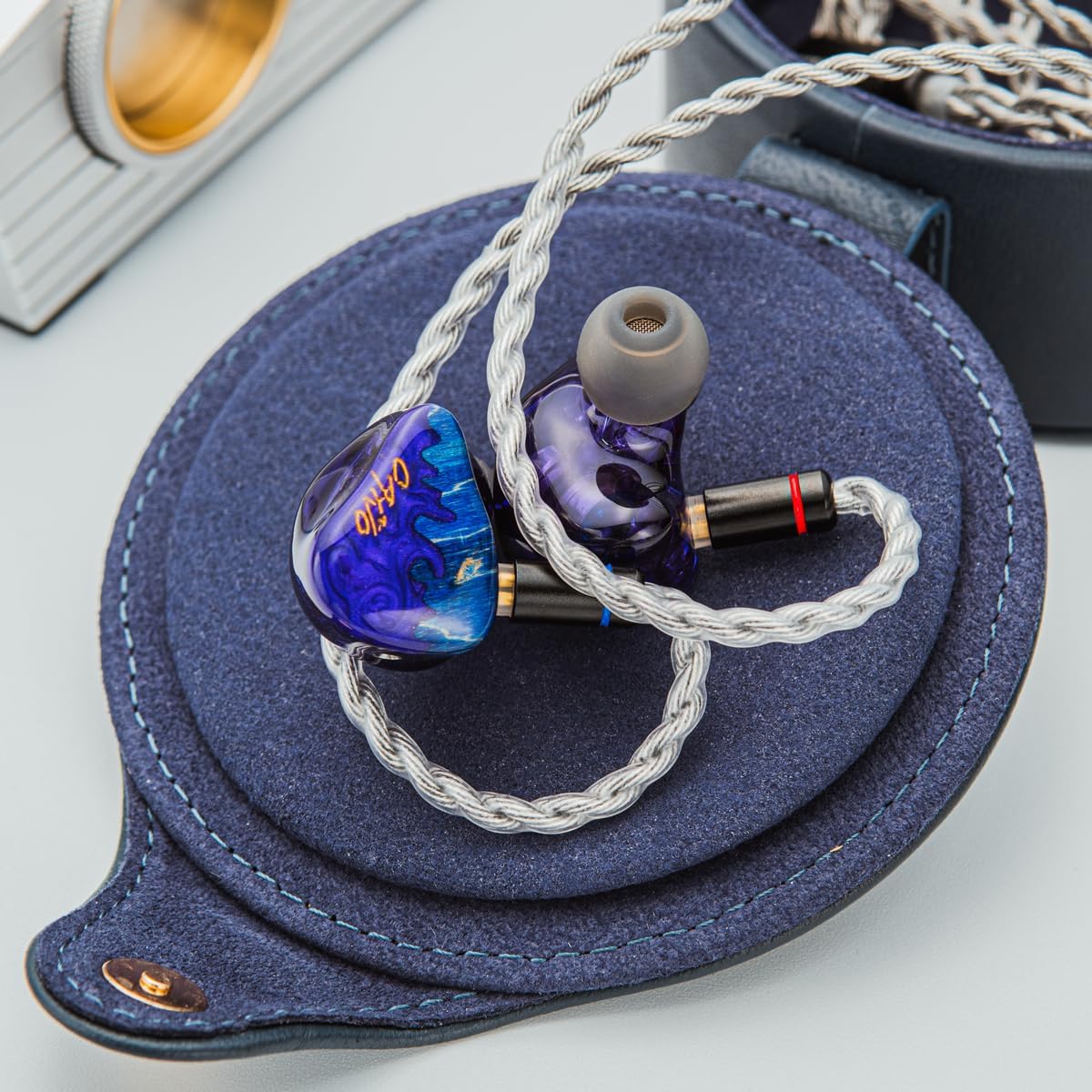 Hisenior Cano Cristales 10 Drivers Hybrid in-Ear Monitors, 2DD+8BA Earphones, HiFi Wired Earbuds, 3-Way Crossover Hi-Res IEM for Audiophiles, Musicians, and Studio Monitoring (Purple)