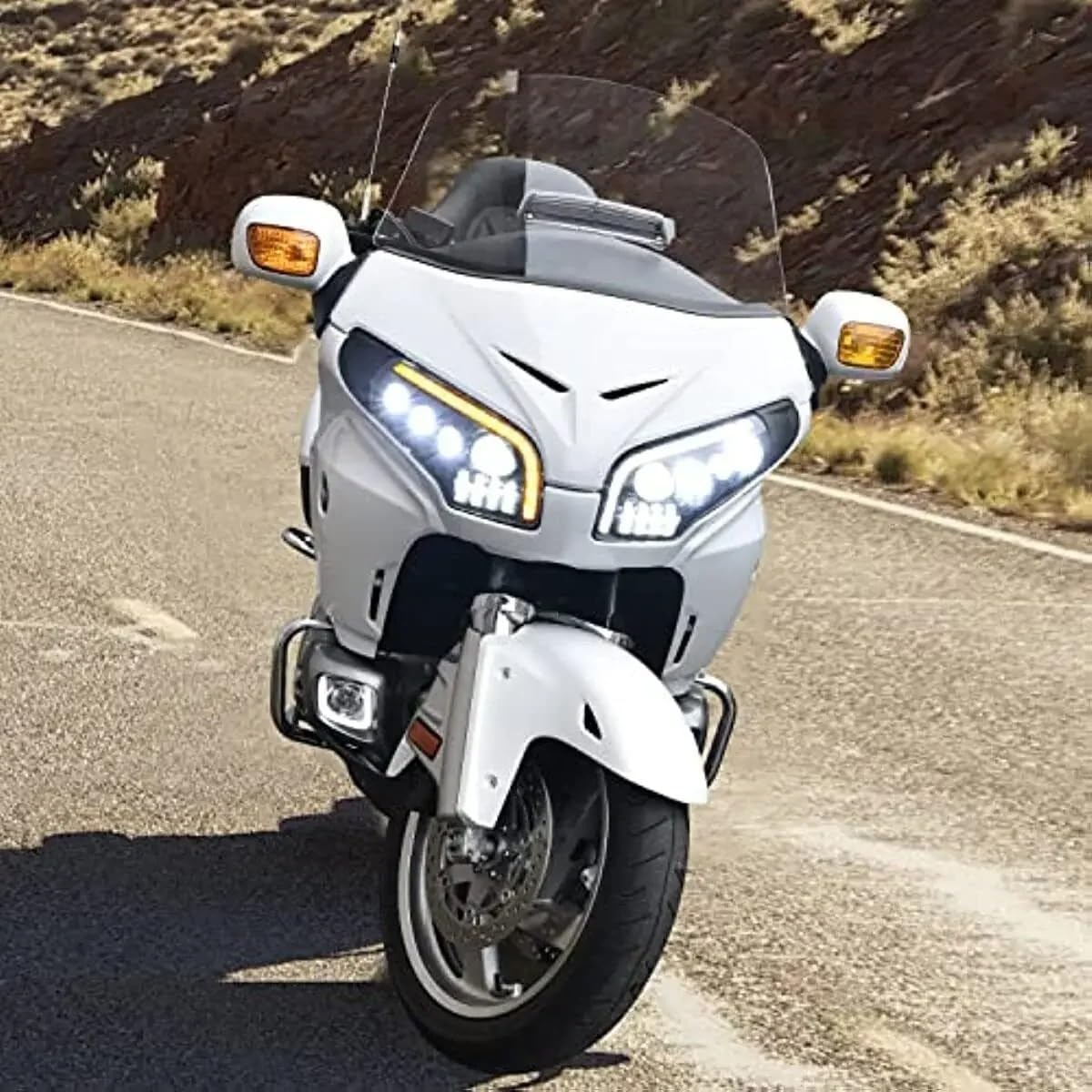 に適合するゴールドウイング に適合するGL1800 2001-2016 2017 LED オートバイヘッドライトアセン 【ハイライトプラグアンドプレイライト】