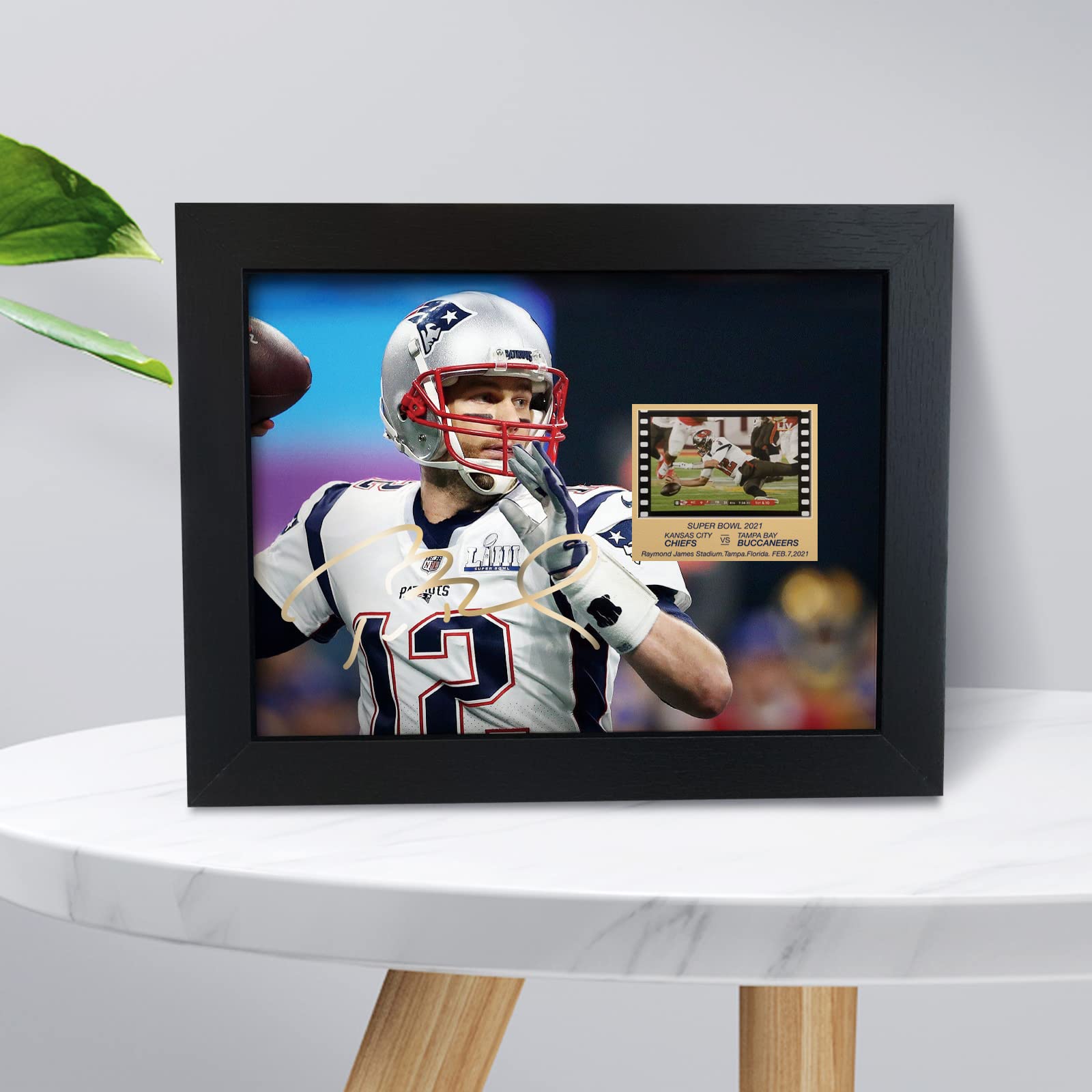 NFLペイトリオッツ トムブレイディ直筆サイン ミニヘルメット