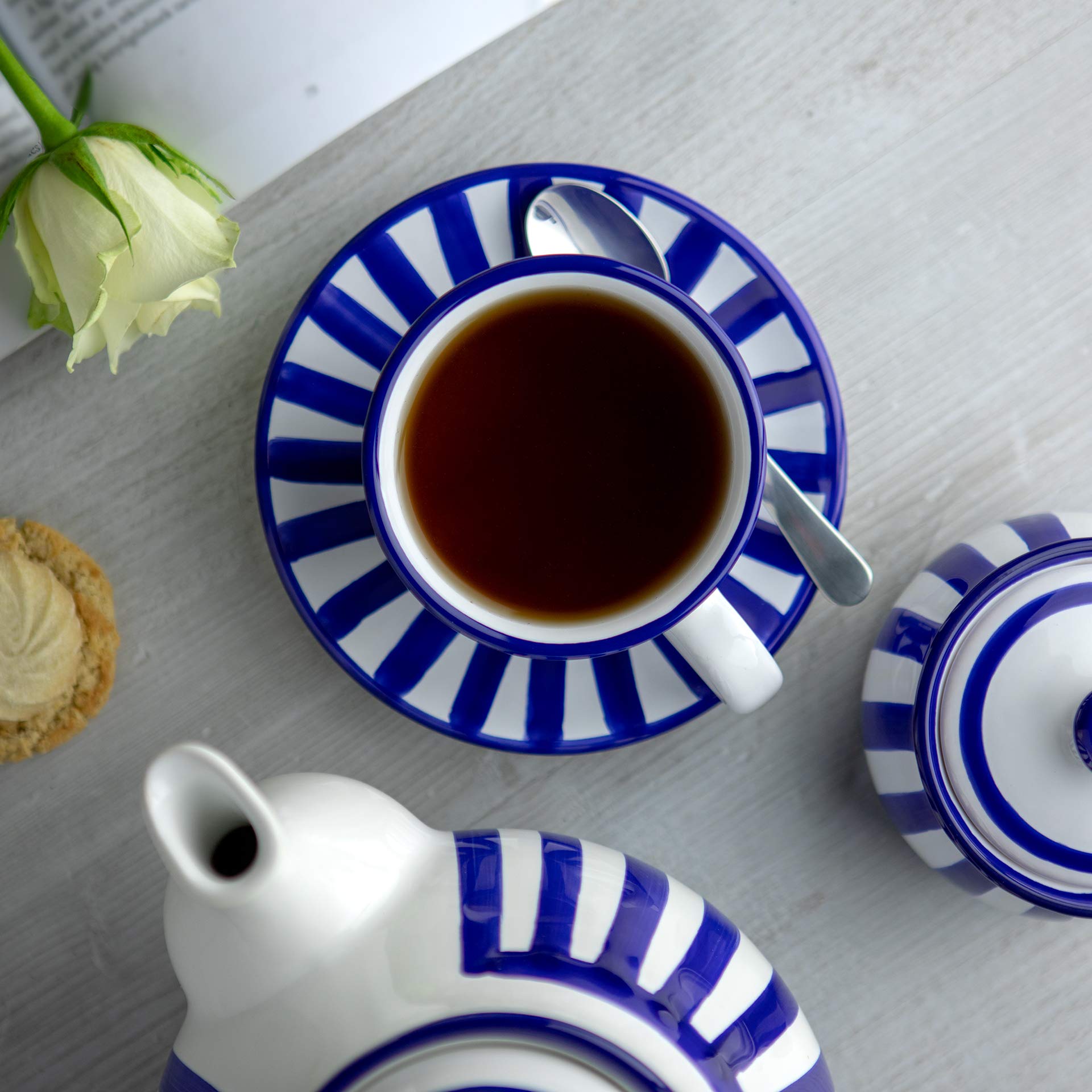 City to Cottage® Tazza con Piattino A Righe Blu Scuro | Realizzata e Dipinta a Mano | Ceramica da 250ml | Tazzina da Caffè, Cappuccino e Tè con Piattino | Regalo