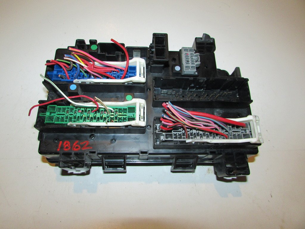 14-14 Dodge Ram 5.7L V8 SLT Quad Cab Under hood Relay Fuse Box Block #1862