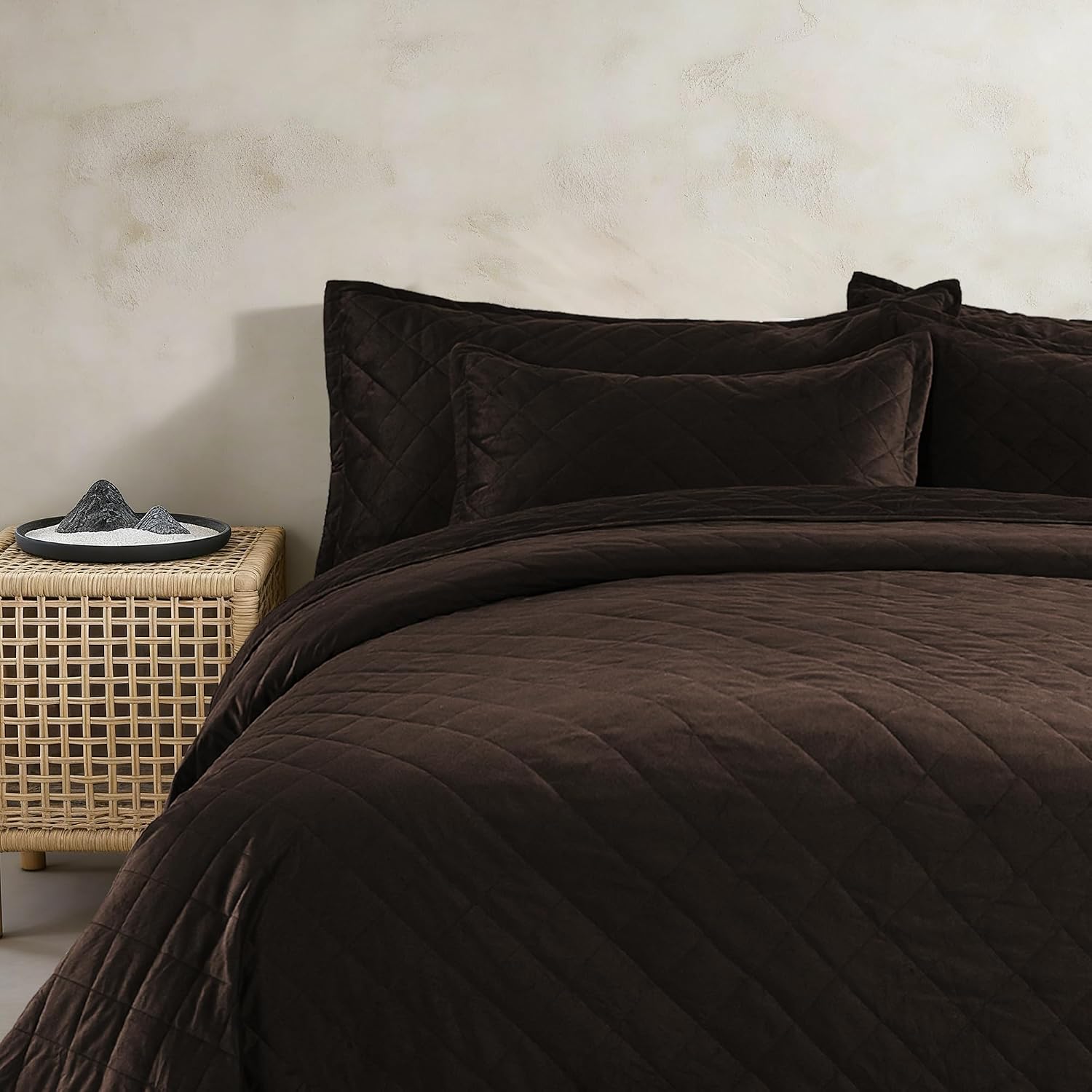 HESTIN 5 Piece Luxurious Velvet Bedspread Set Diamond Pattern Quilt Microfiber Lightweight Coverlet Solid Color Bedding Set with Beautiful Stitching for All Season, Coffee, 122" x 106"