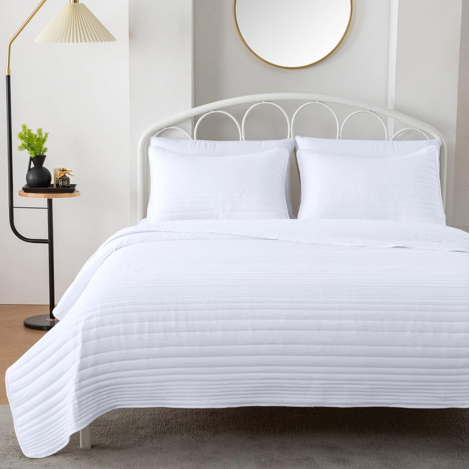 Market & Place Quilt Set Full Queen Size White | Lightweight Ultra Soft Microfiber Bedspread | 3 Piece Queen Coverlet for All Season | Parker Collection (F/Q, White)