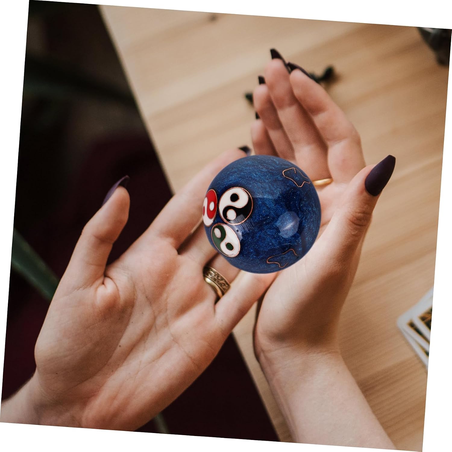 ORFOFE 2Pcs Baoding Balls for Hand Exercise Fitness Therapy Balls for Relief Compact and Durable Enamel Design for Seniors and Women for Muscle Relaxation