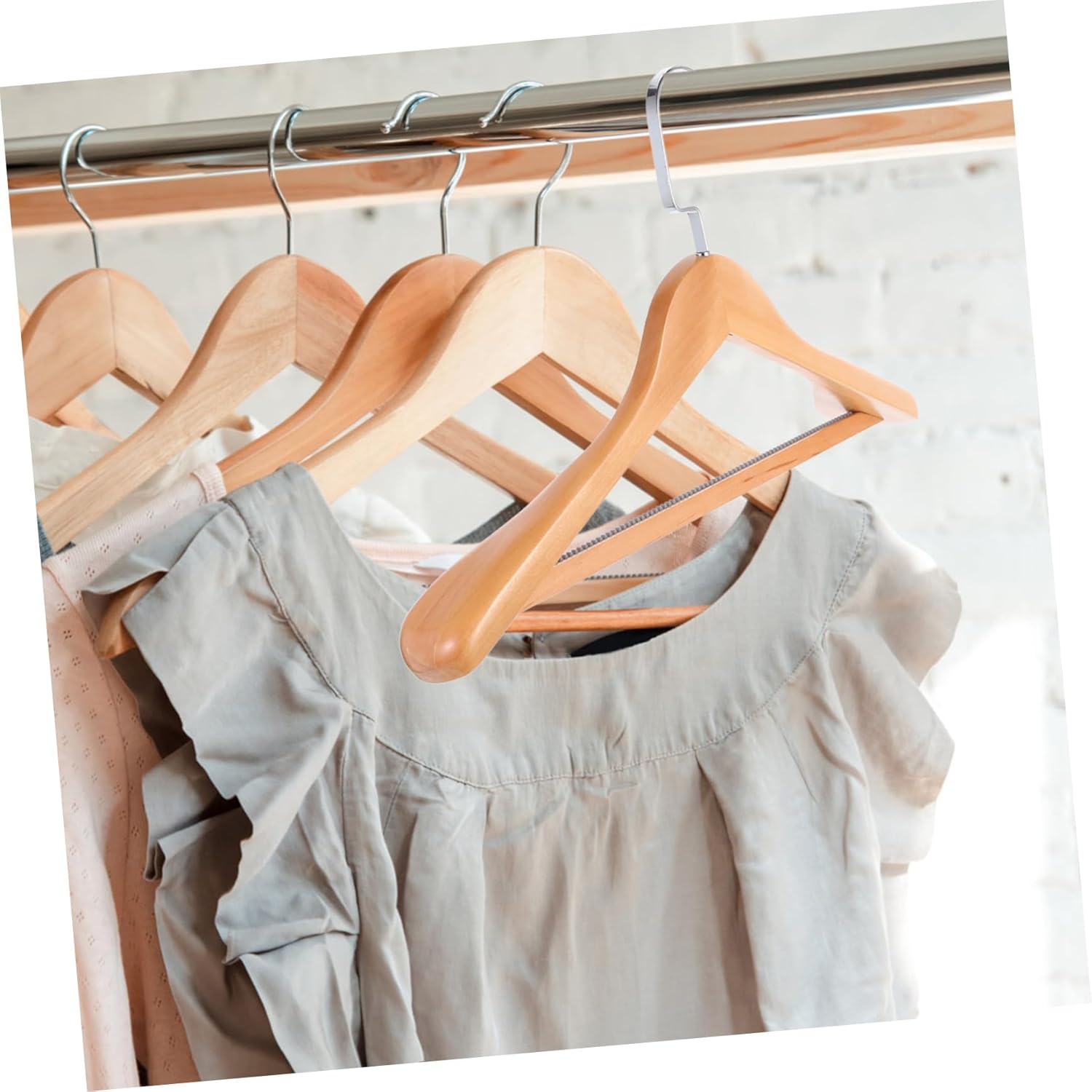 Unomor 4pcs Wooden Suit Hangers Wide Shoulders Solid Wood Coat Hangers for Heavy Clothing Non-Slip Design for Jackets and Coats for Closet Organization