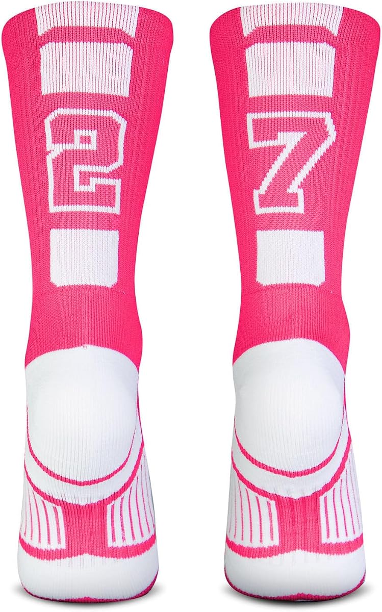 Calcetines con número de equipo personalizado ChalkTalkSPORTS - Media pantorrilla atlética rosa | Calcetines personalizados, rendimiento atlético que absorbe la humedad, plantilla acolchada, soporte para el arco, número de camiseta