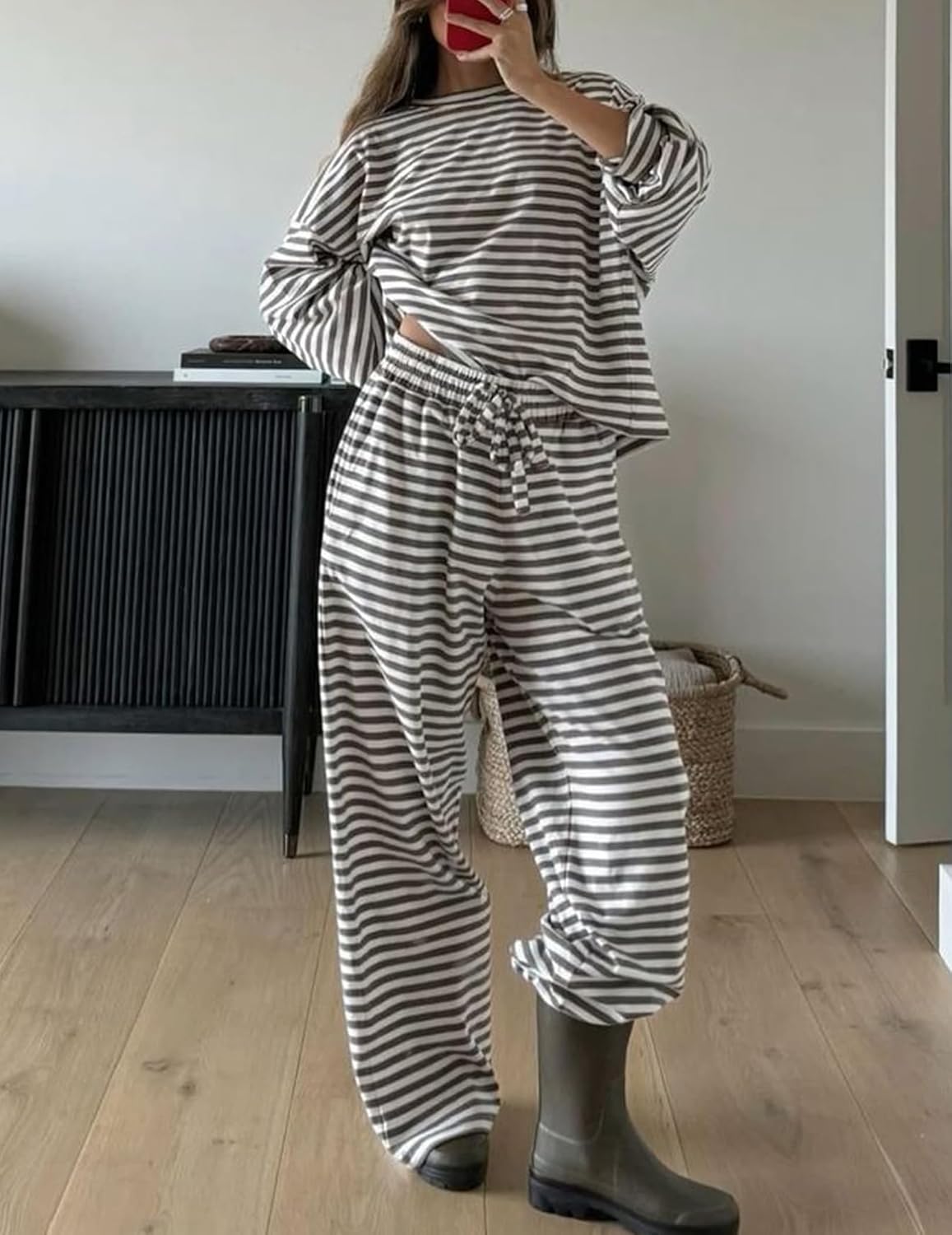 Womens Striped Lounge Sets 2 Piece Oversized Pajama Set Long Sleeve Wide Leg Drawstring Pants with Pockets Sleepwear - Image 3