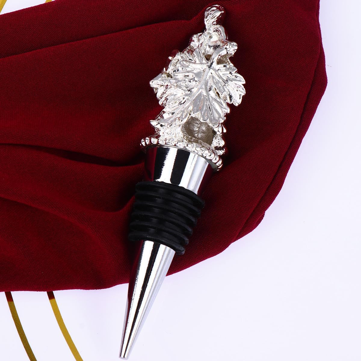 Grape Design Wine Stopper Bottle Plug Alloy Silver Wine Plug Sturdy Seal for Home Bar Restaurant Use