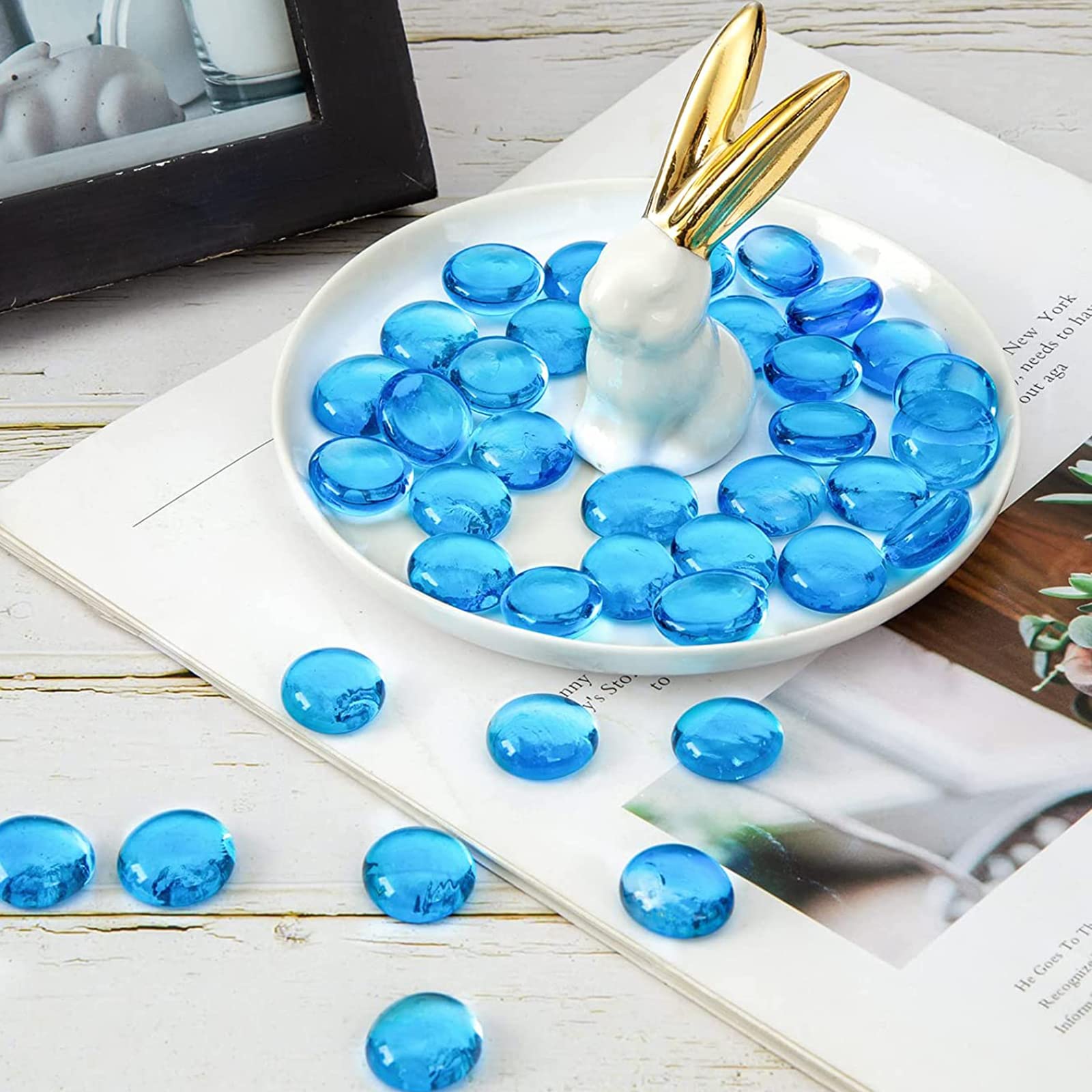 Galets de Verre Translucides, 100 Pièces Galets Plats Bleu, Billes en Verre Pierres Décoratives Mosaïque pour Vase Remplissage Décoration Table Décor d’Aquarium