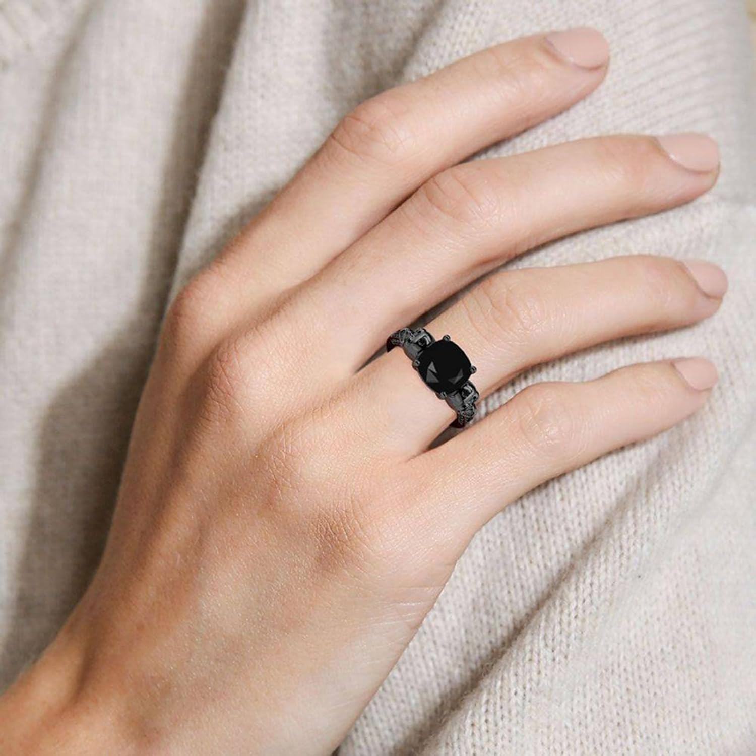 Jeulia 3.9ct Skull Engagement Ring Sterling Silver Cushion Cut Gothic Ring Cubic Zirconia Black Band Wedding Promise Anniversary Romantic Jewelry for Women Men with Jewelry Gift Box