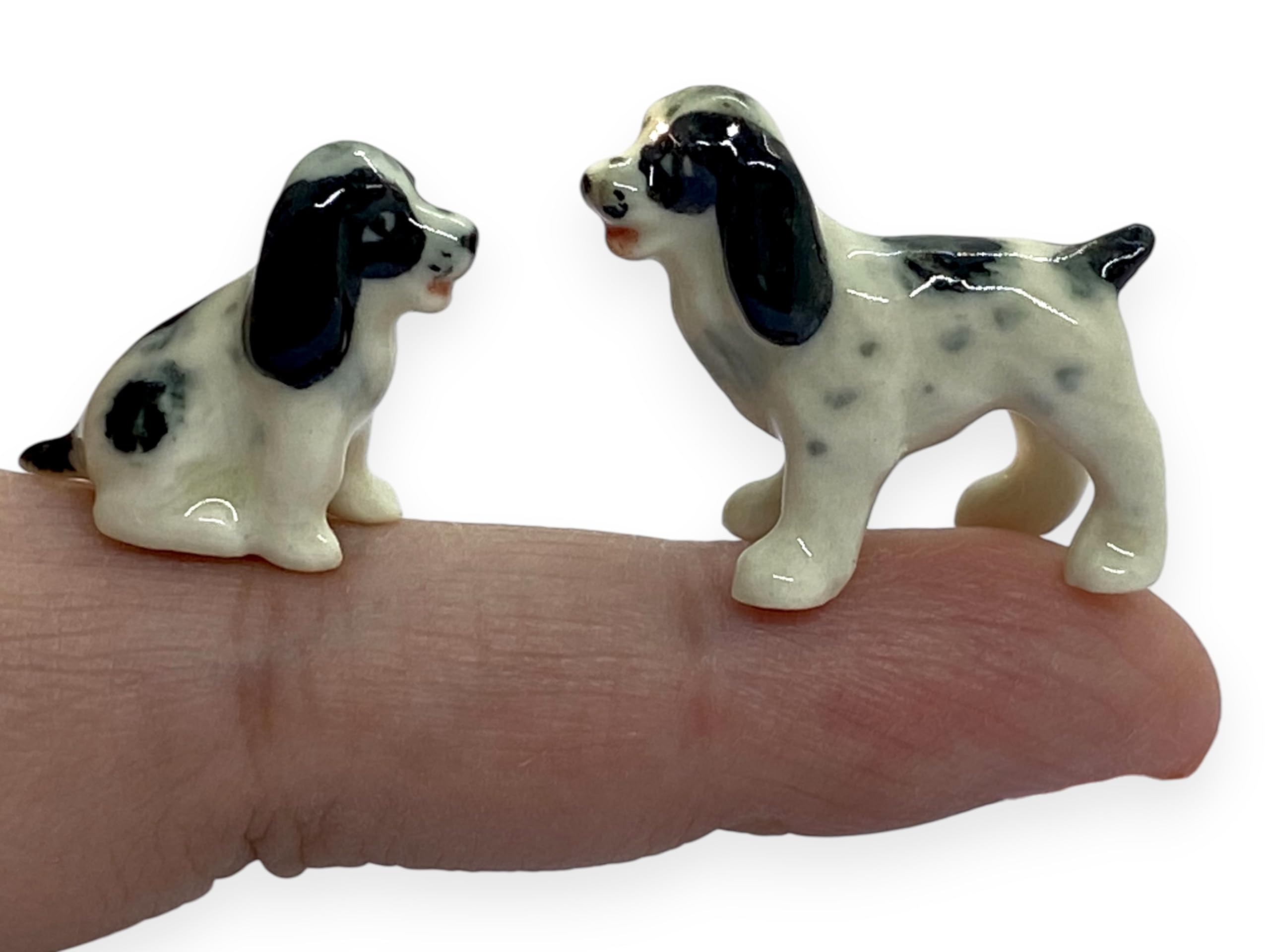 WitnyStore Tiny ⅝ Inch Couple of Black White English Cocker Spaniel Dogs Figurine - Miniature Hand Made Painted Ceramic Floppy Ears Puppy Animals Porcelain Decorative Collectible Figurines Décor Gift