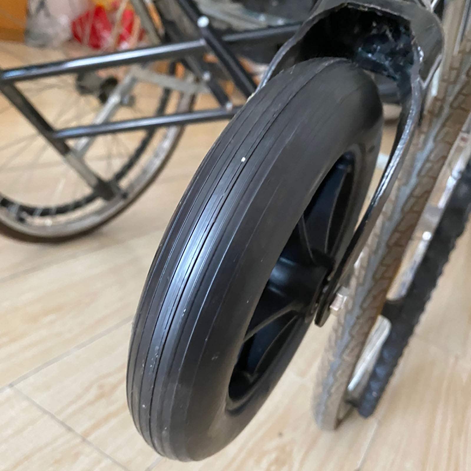 2pcs Ruote per Carrozzina Walker di Ricambio Antiscivolo Antiusura Ruota Anteriore Universale per Sedia A Rotelle di Montaggio Nero Pneumatico Solido