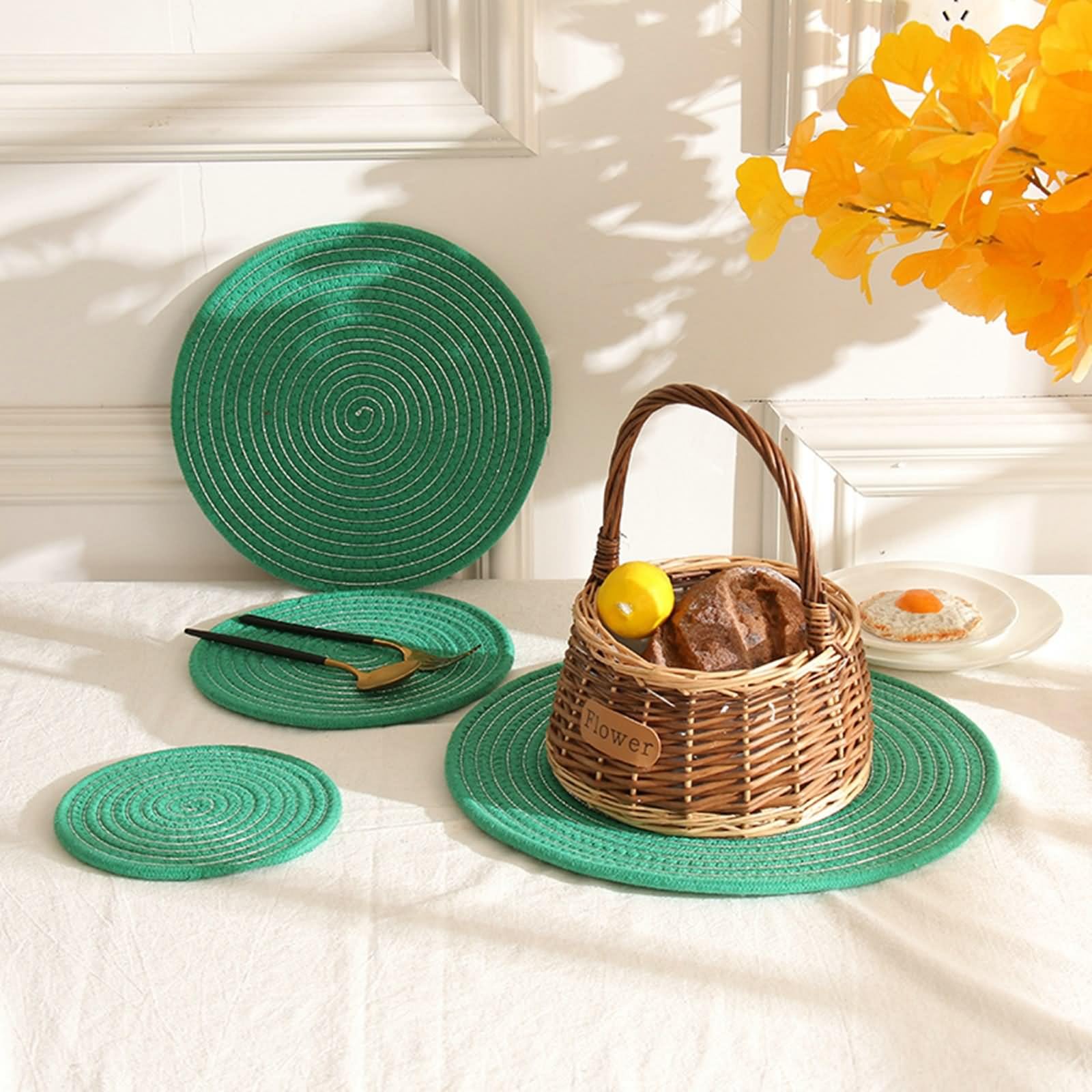Juego de 8 manteles individuales navideños de 12 x 12 pulgadas, redondos, color verde y plateado, decoración de lino de algodón para mesa de cocina