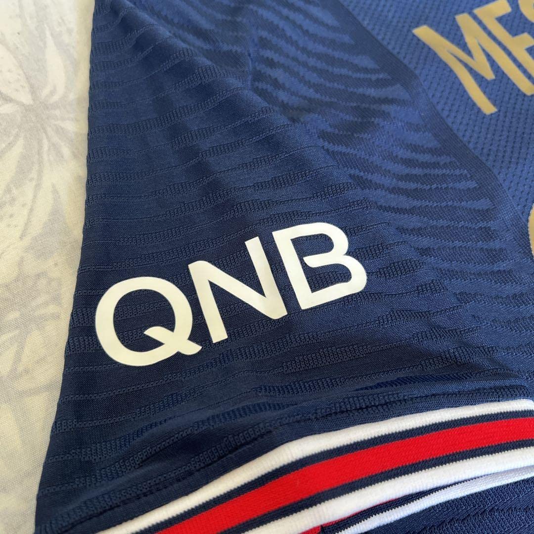【レア／正規品／新品タグ付】PSG メッシ バロンドール受賞記念 ユニフォーム PSG、メッシのバロンドール記念ユニフォーム着用！関連グッズも