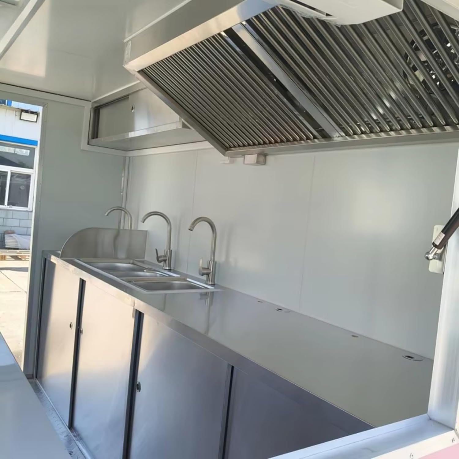 Mobile Food Trailer Equipped with Full Kitchen, Commercial Portable Hot Dog Coffee Ice Cream Cart Concession Trailer for Fast Food Pizza Hamburgers Catering