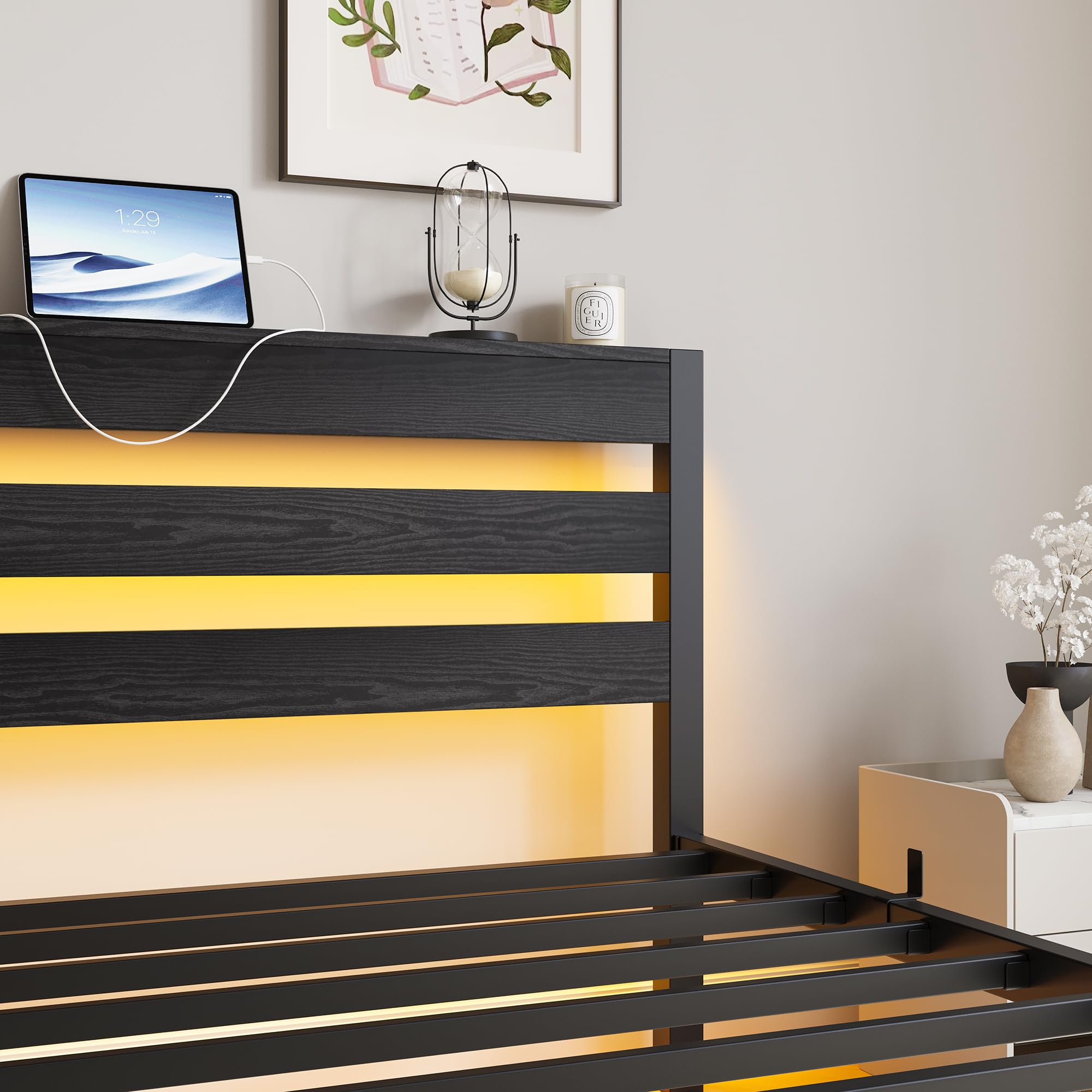 Bettgestell 90x200 cm mit LED, Metallbett mit USB-Ladestation & Holzkopfteil mit Stauraum, Gästebett Jugendbett Einzelbett mit Lattenrost aus Metall, Leicht zu Montieren, Schwarz