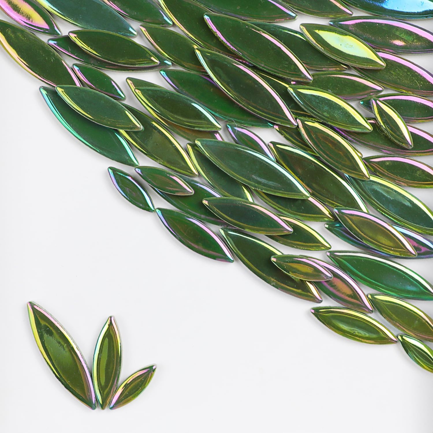 Leaf Petal Ceramic Mosaic Tiles for Crafts, 500 g Irregular Mosaic Pieces, Petal Mosaic Tiles DIY Mosaic Making Stones for Crafts Hobby Art Wall Decoration (Iridescent