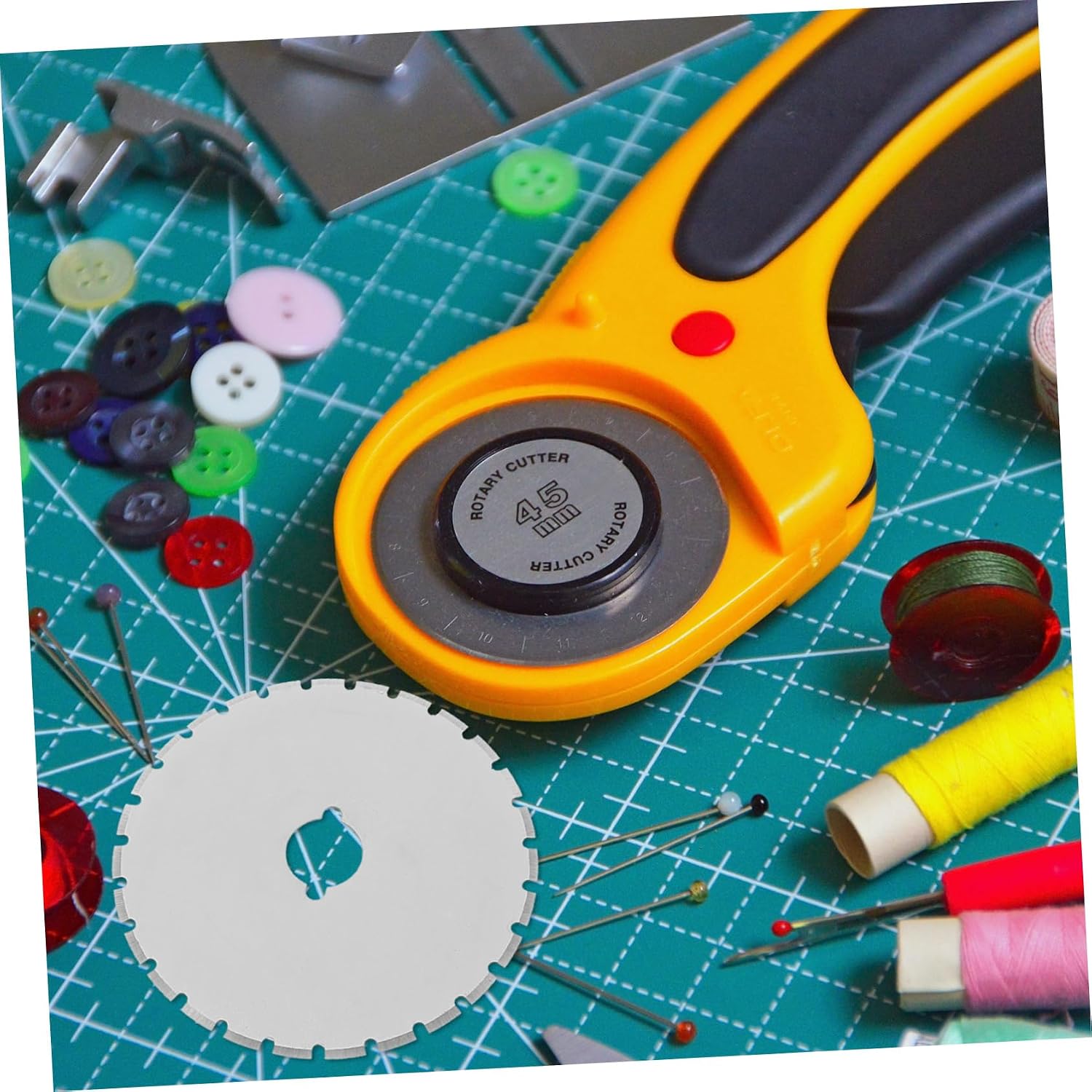 BESPORTBLE 10pcs Rotary Cutter Blades Replacement Cutting Discs for Quilting Scrapbooking and Sewing and Easy to Install Compatible and Tools