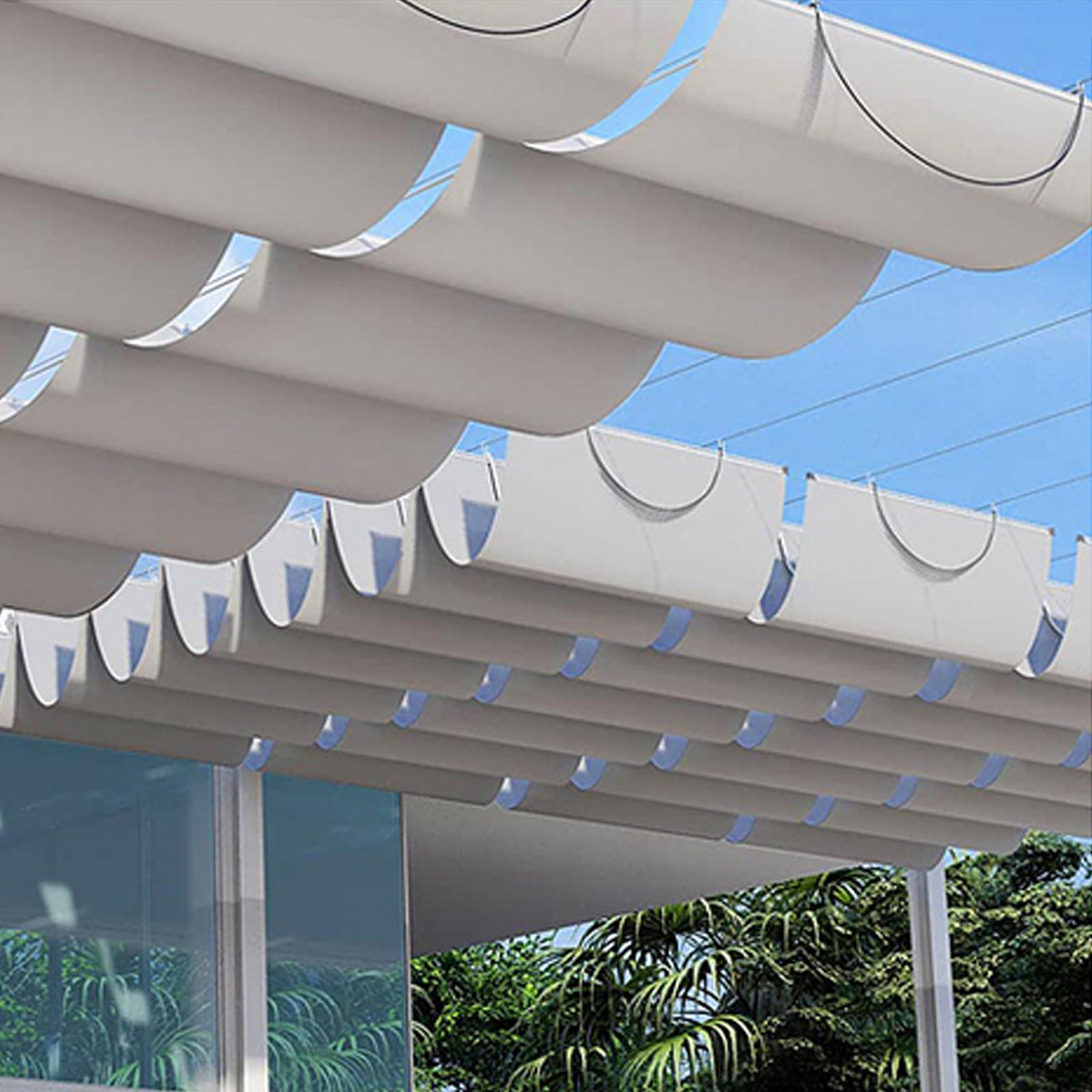 Voile d'ombrage contre le vis-à-vis et la chaleur sur la terrasse