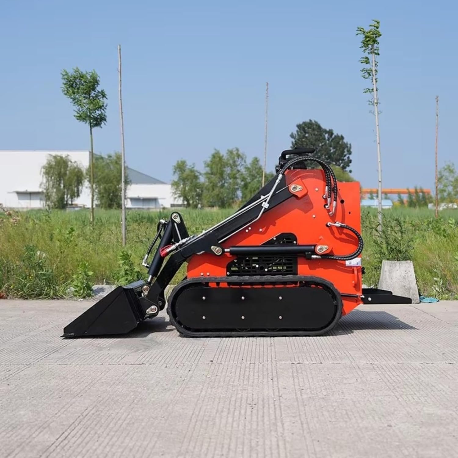 Compact Skid Steer Loader with Multiple Hydraulic Attachments Hydraulic Quick Attach Versatile Mini Skid Steer Loader for Construction, Excavation & Material Handling