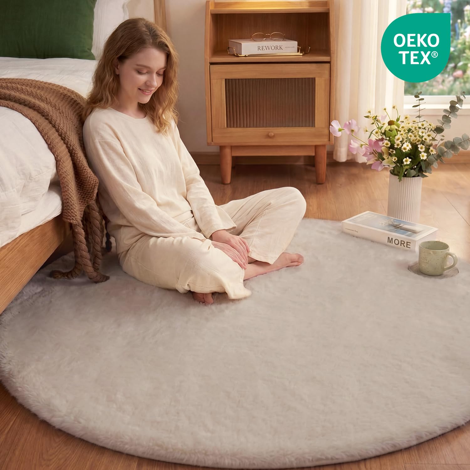 Kunstfell Teppich Kurzflor Wohnzimmer Rund 120 cm Beige Waschbar | Kaninchenfell-Optik | Maschinenwaschbar & rutschfest | OEKO-TEX zertifiziert | Ideal für Sofa, Schlafzimmer & Kinderzimmer