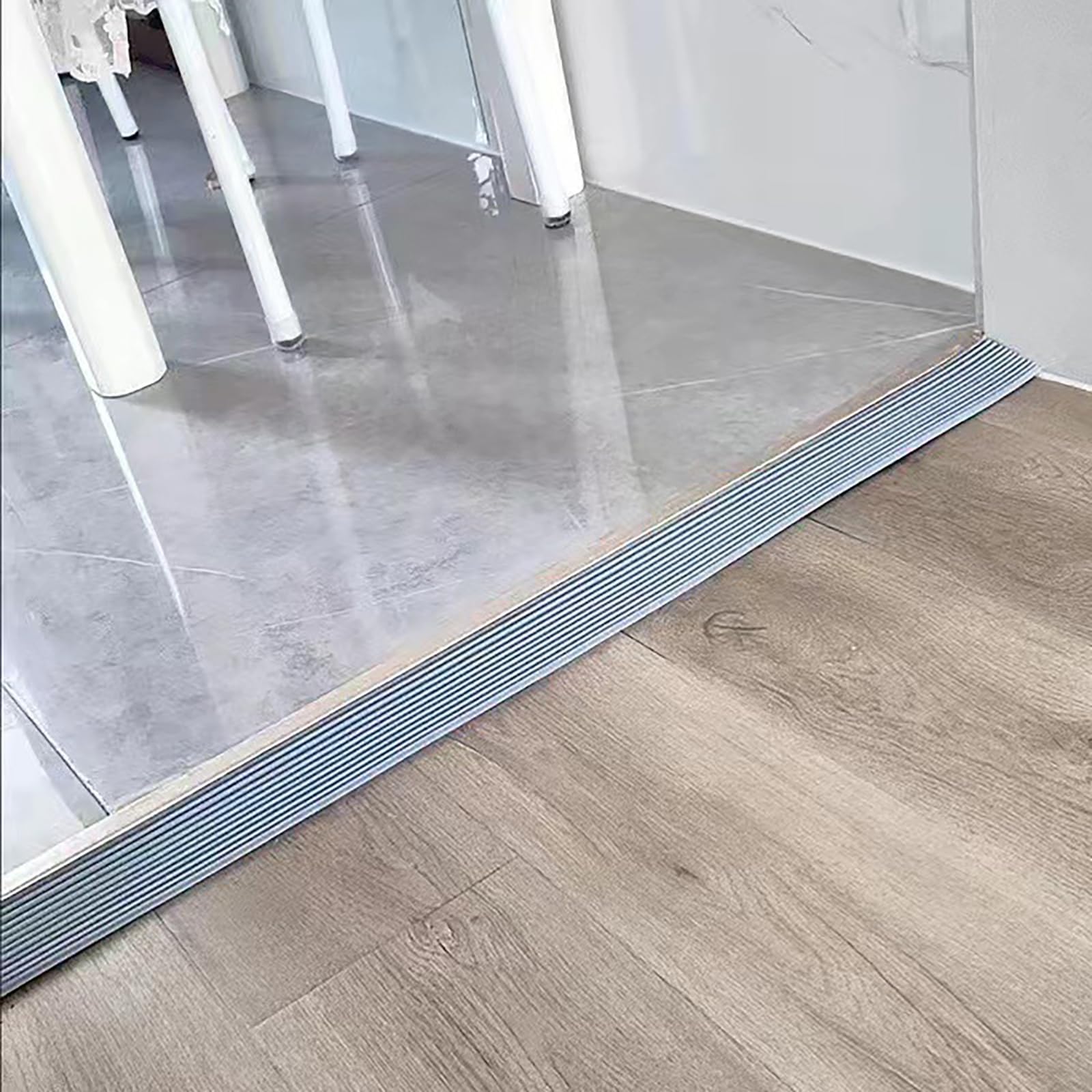 Genérico Rampa de umbral Interior Antideslizante portátil para sillas de Ruedas y Robots, rampa de Acceso Flexible para baño, Cocina y balcón - Blanca, 90 x 2,5 x 7 cm