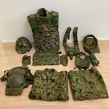 陸上自衛隊ボディアーマーとヘルメットのセット