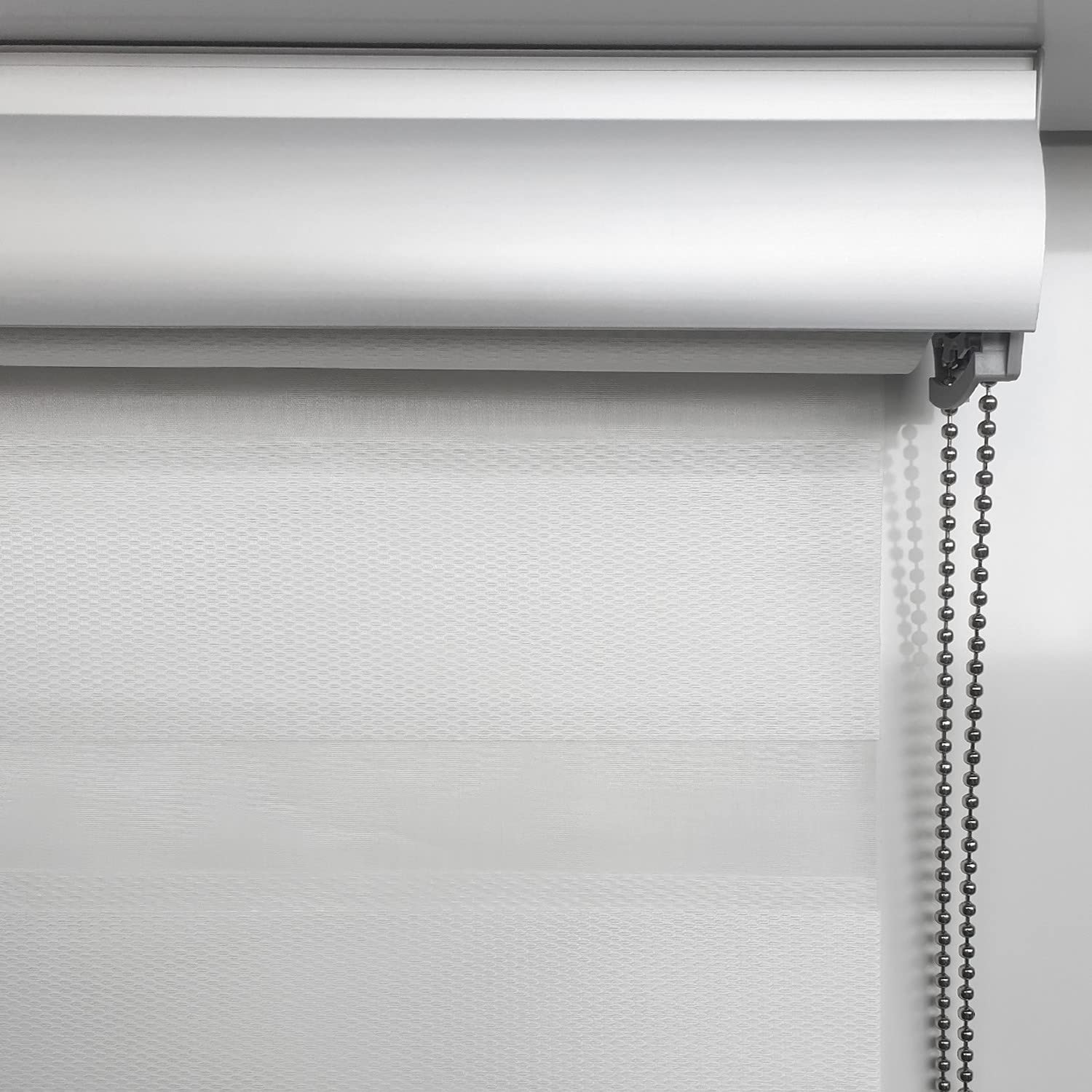 MADECOSTORE Roleta na Dzień Noc Pszczoła z bagażnikiem - Zakres Must - Biały - L93 x Wys. 250cm