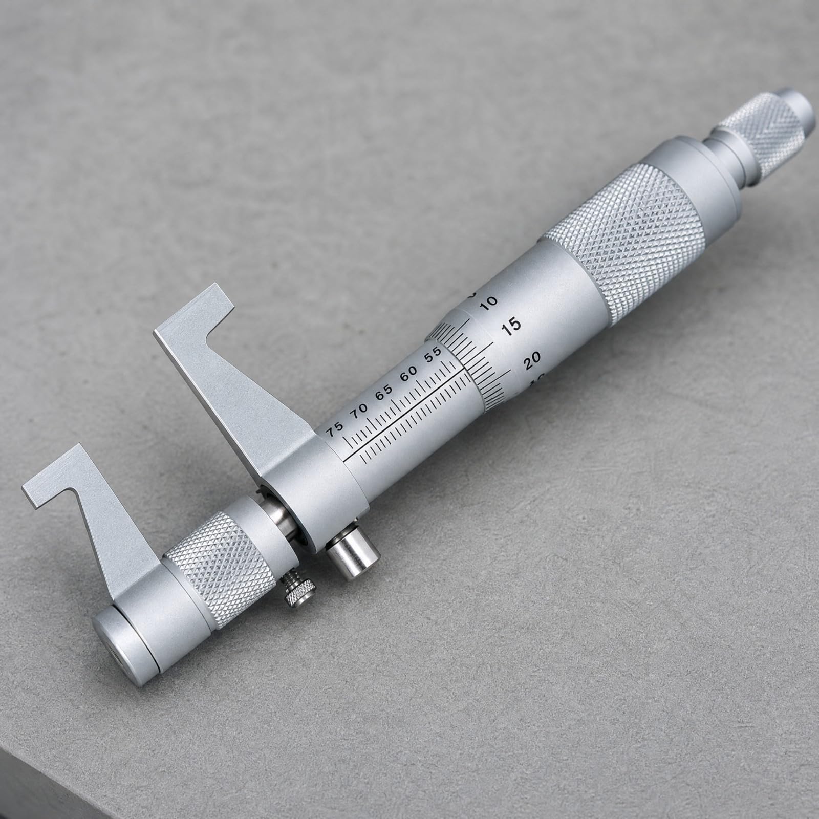 Instrumento para Medir Dimensiones Internas con Cuerpo Cilindrico Estable y Resolucion 0.01 Mm con Tope y Mango Estrriado, 25-50mm