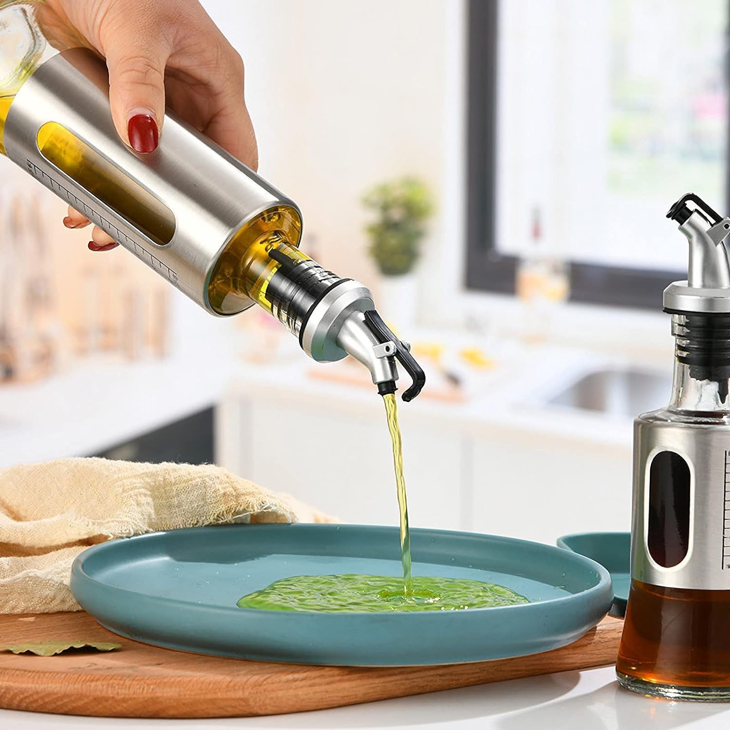 HomeCloud Stainless Steel And Glass Oil Dispenser Bottle With Measuring Scale | Perfect For Olive Oil, Sauces, And Vinegar | Leak-Proof Auto Flip Non-Drip Spout, 300 ML 1