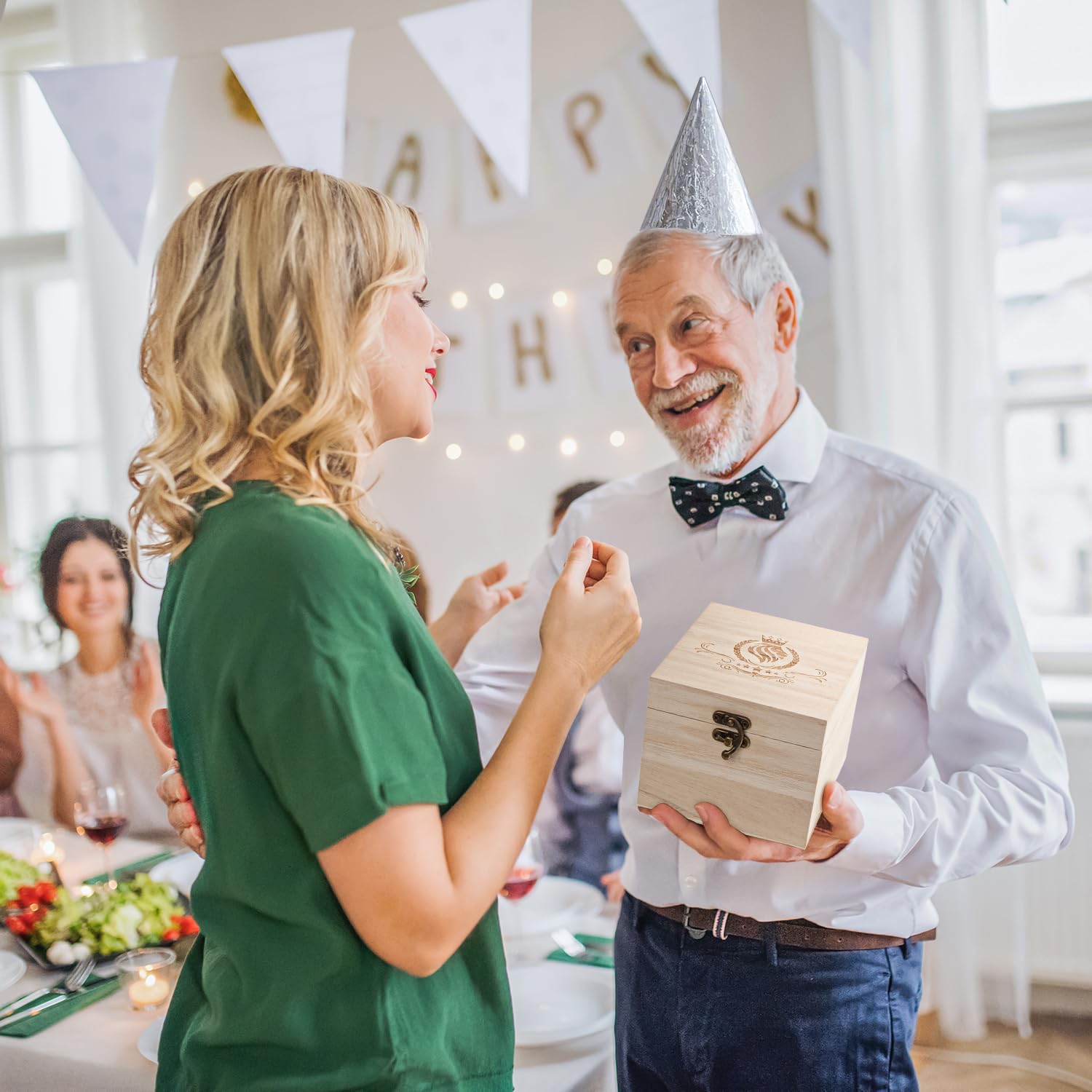 LIGHTEN LIFE Regali per il 60° compleanno per uomo 12 oz, bicchiere da whisky del 1965 in pregiata scatola di legno, bicchiere da bourbon per papà, marito di 60 anni, idee regalo per il 60° compleanno