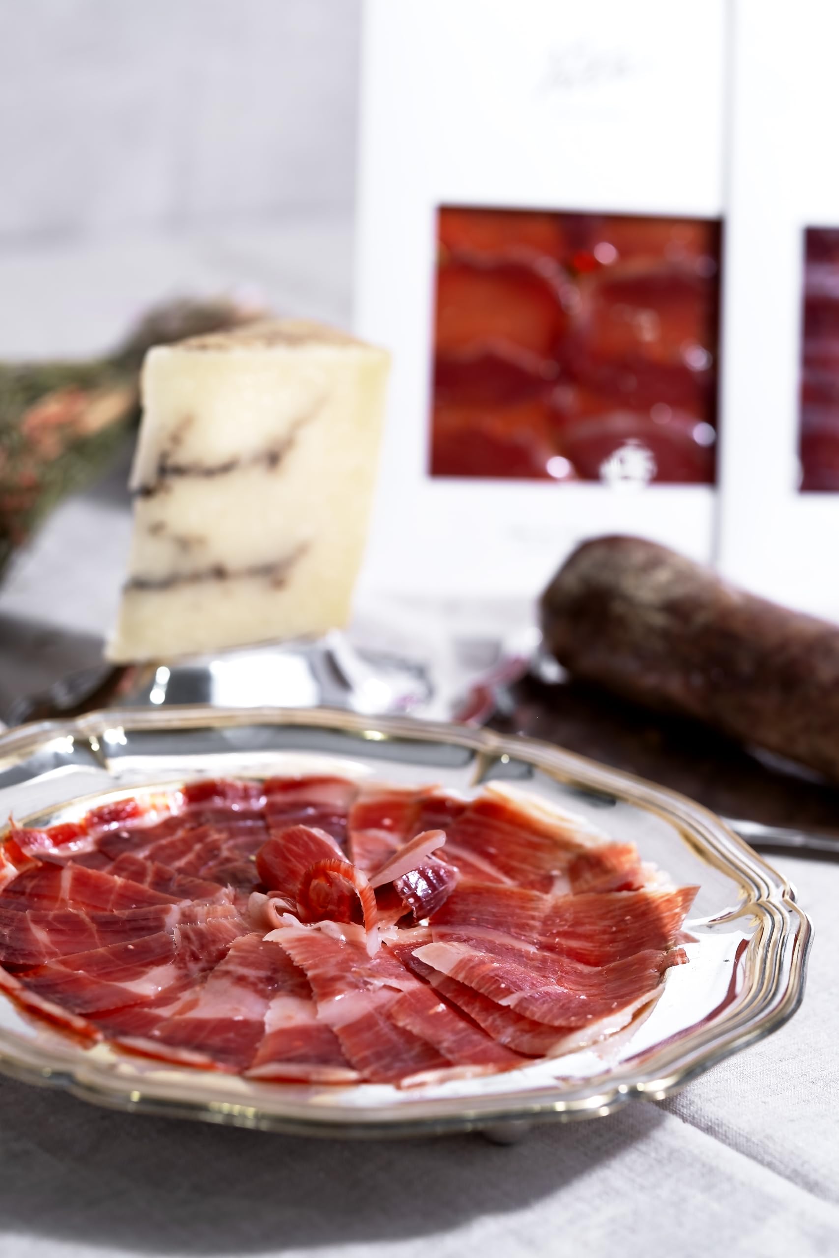 Pack Gourmet Veta – Caja premium de productos para regalo - Ibéricos y queso con trufa negra
