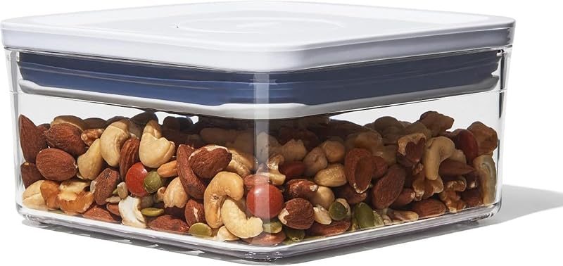 Contenedor POP Good Grips - Almacenamiento hermético de alimentos - Big Square Mini 1.1 Qt Ideal para bolsitas de té, suministros para hornear, nueces o refrigerios
