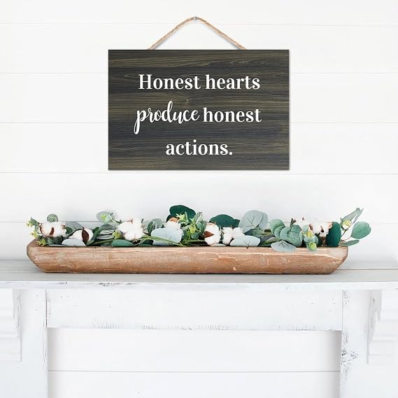 Honest Hearts Produce Honest Actions. Wooden Wall Sign 8x12in Wood Sign Farmhouse Rustic Family Wall Plaques Art for Entryway Door Living Room Bedroom Kitchen Christmas Decorations