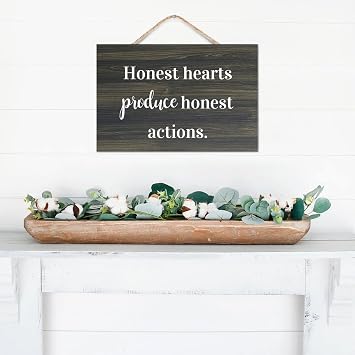 Honest Hearts Produce Honest Actions. Wooden Wall Sign 8x12in Wood Sign Farmhouse Rustic Family Wall Plaques Art for Entryway Door Living Room Bedroom Kitchen Christmas Decorations
